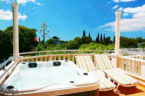 Apartments & Rooms Cakelic I