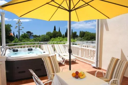 Apartments & Rooms Cakelic I