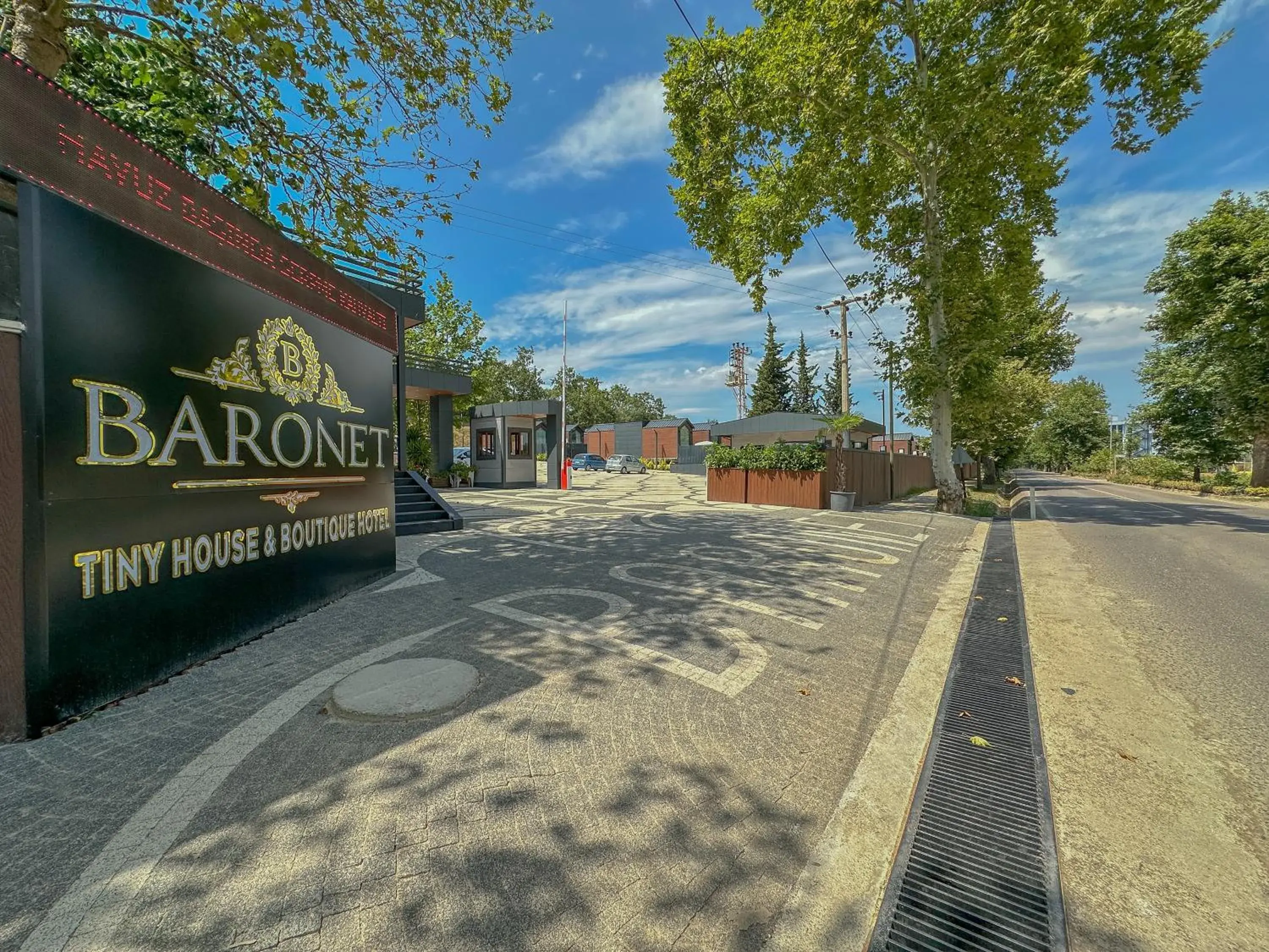 Property building in Baronet Kamping Property building in Baronet Kamping