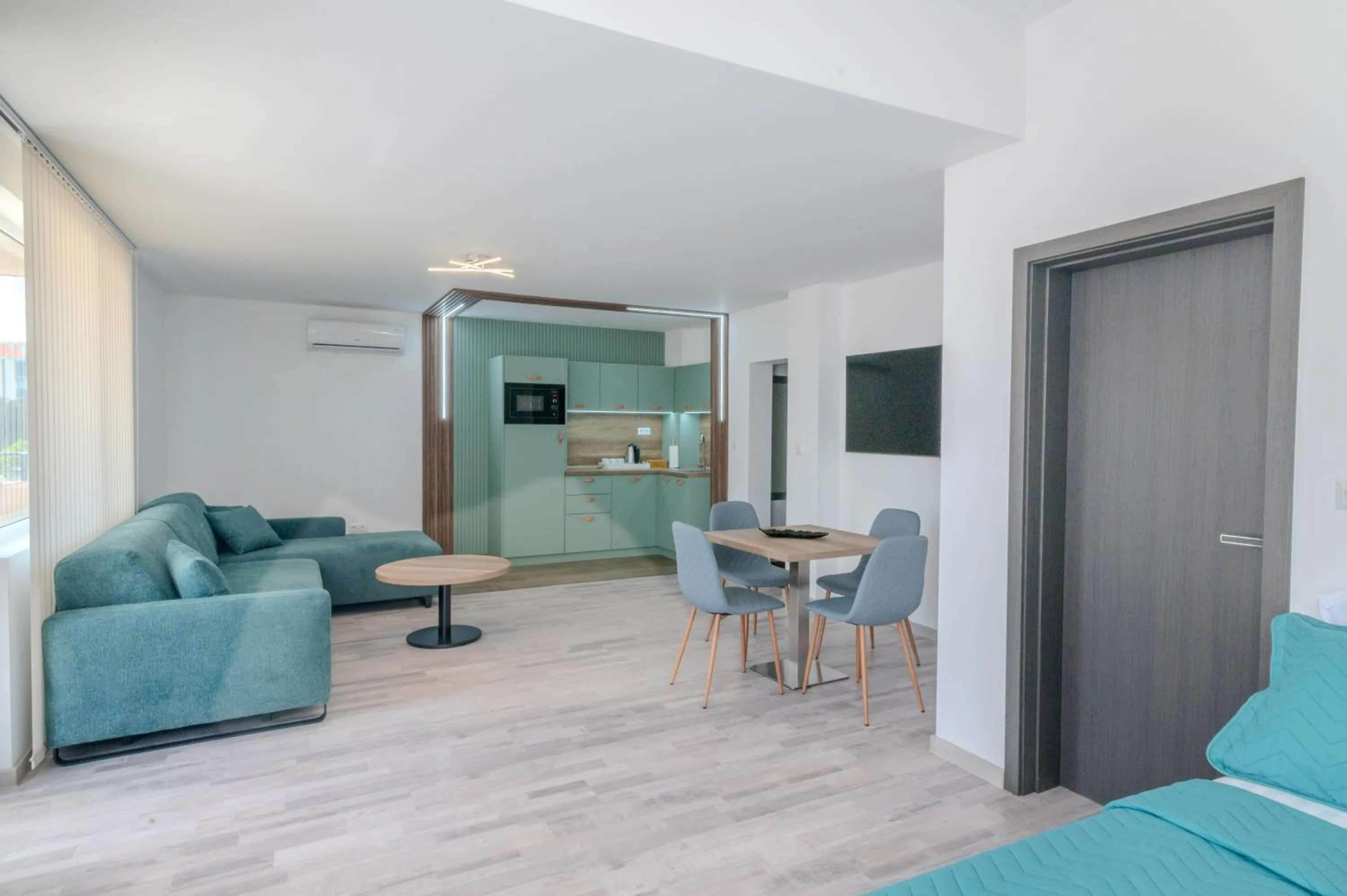 Sea Twins Luxury Aparthotel - 150 m from the beach