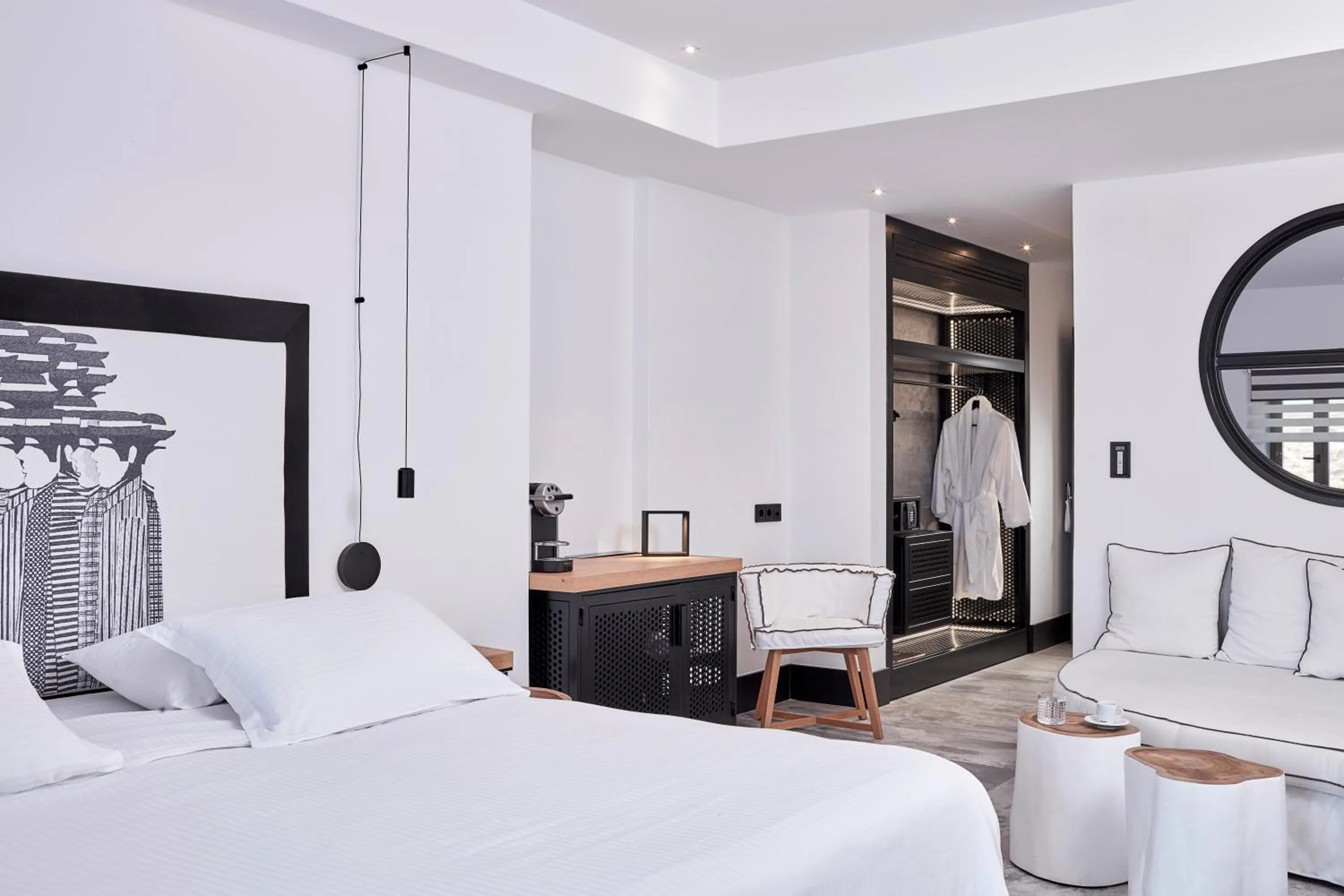 Bedroom, Bed in Liostasi