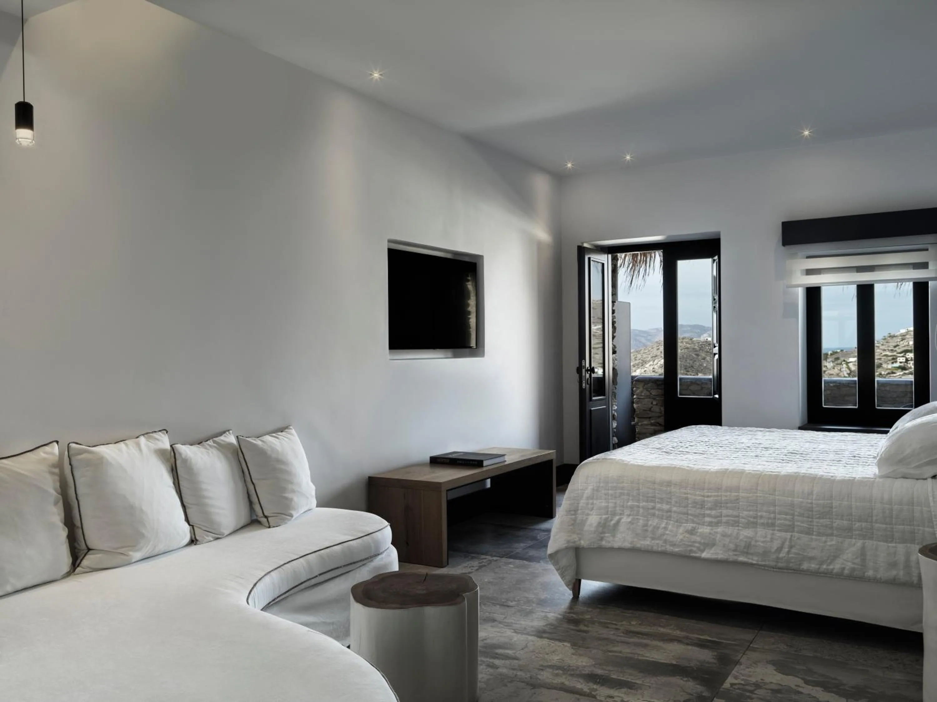 Bedroom, Bed in Liostasi