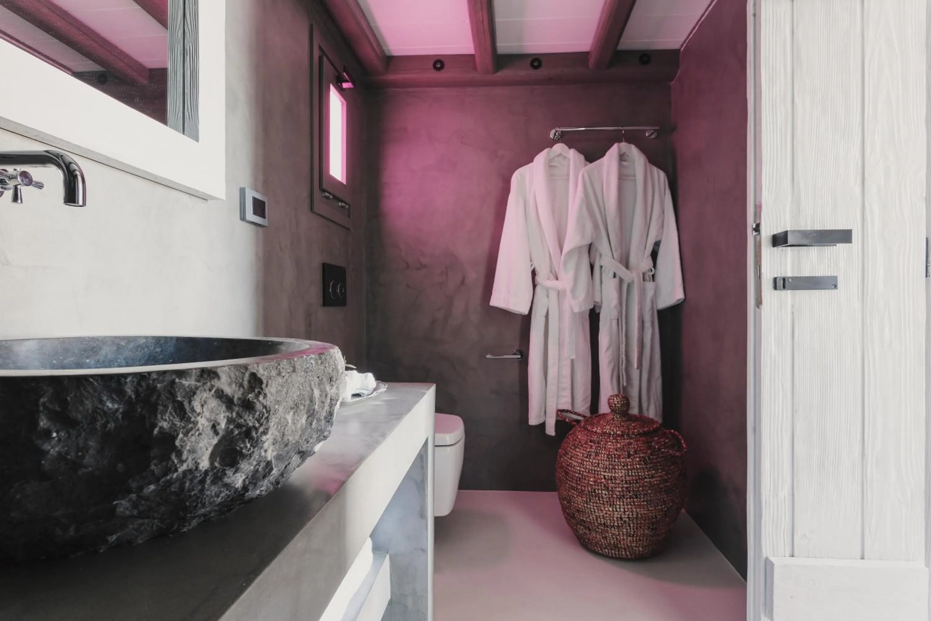 Bathroom in Liostasi