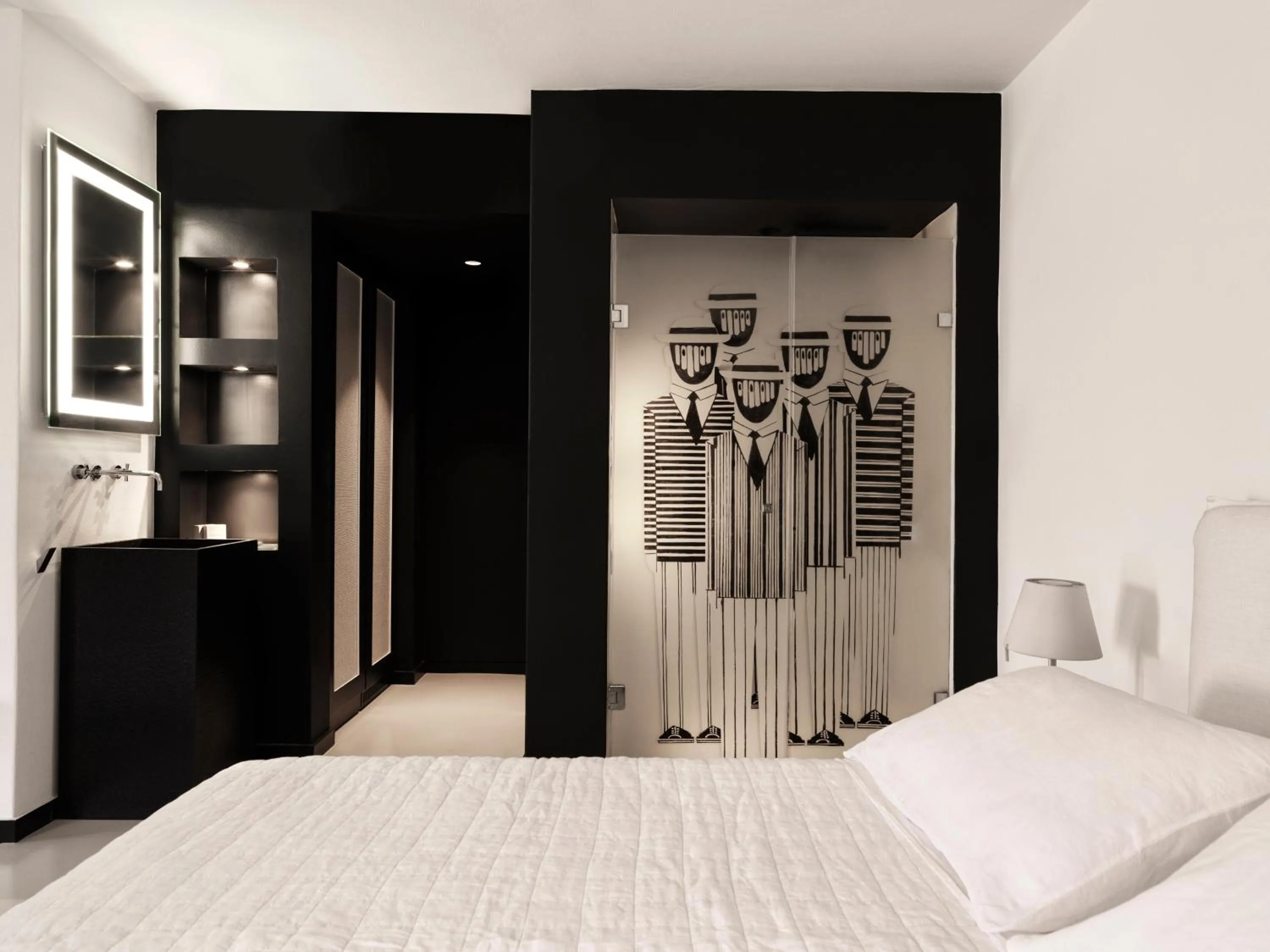 Bedroom, Bed in Liostasi