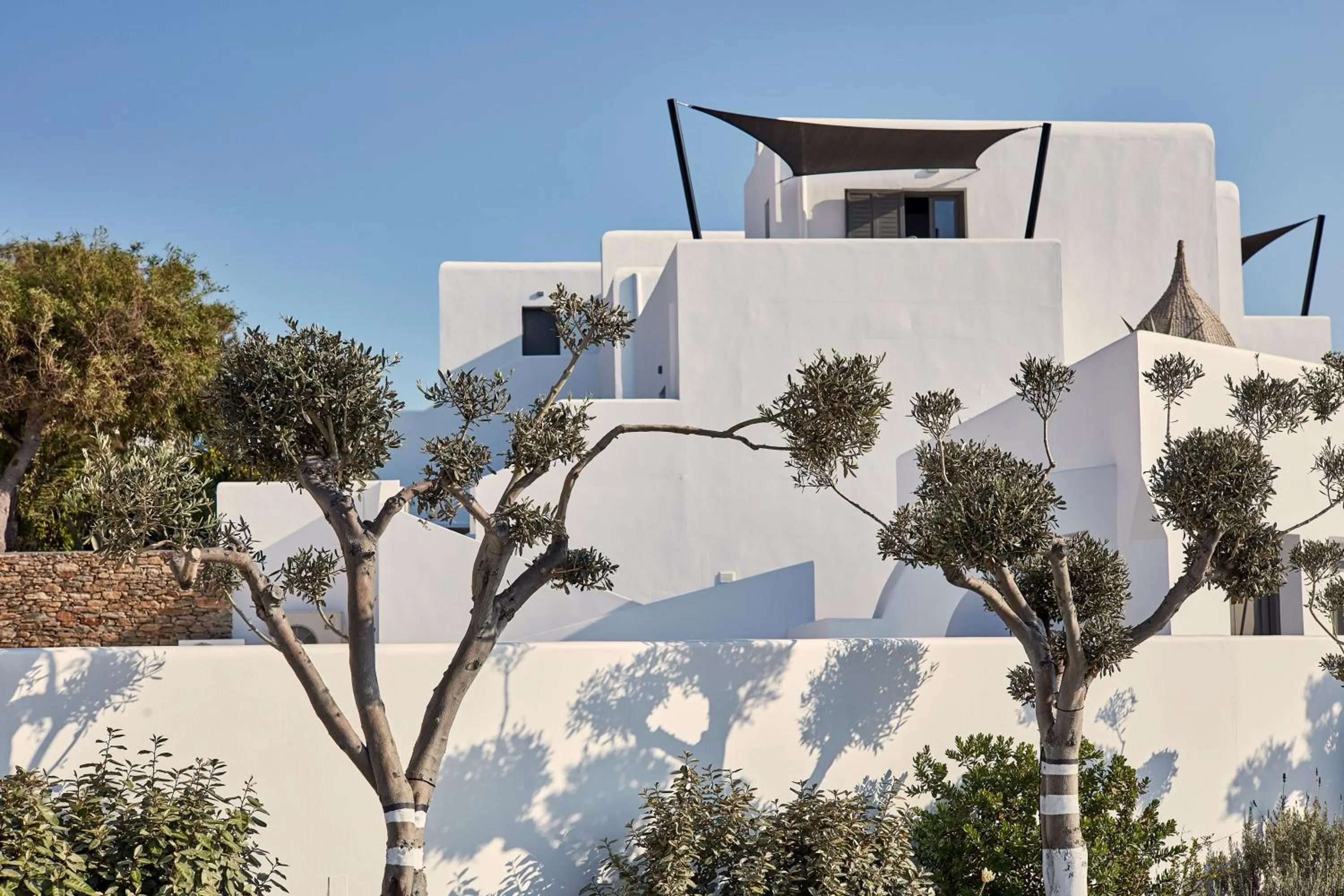 Property building in Liostasi