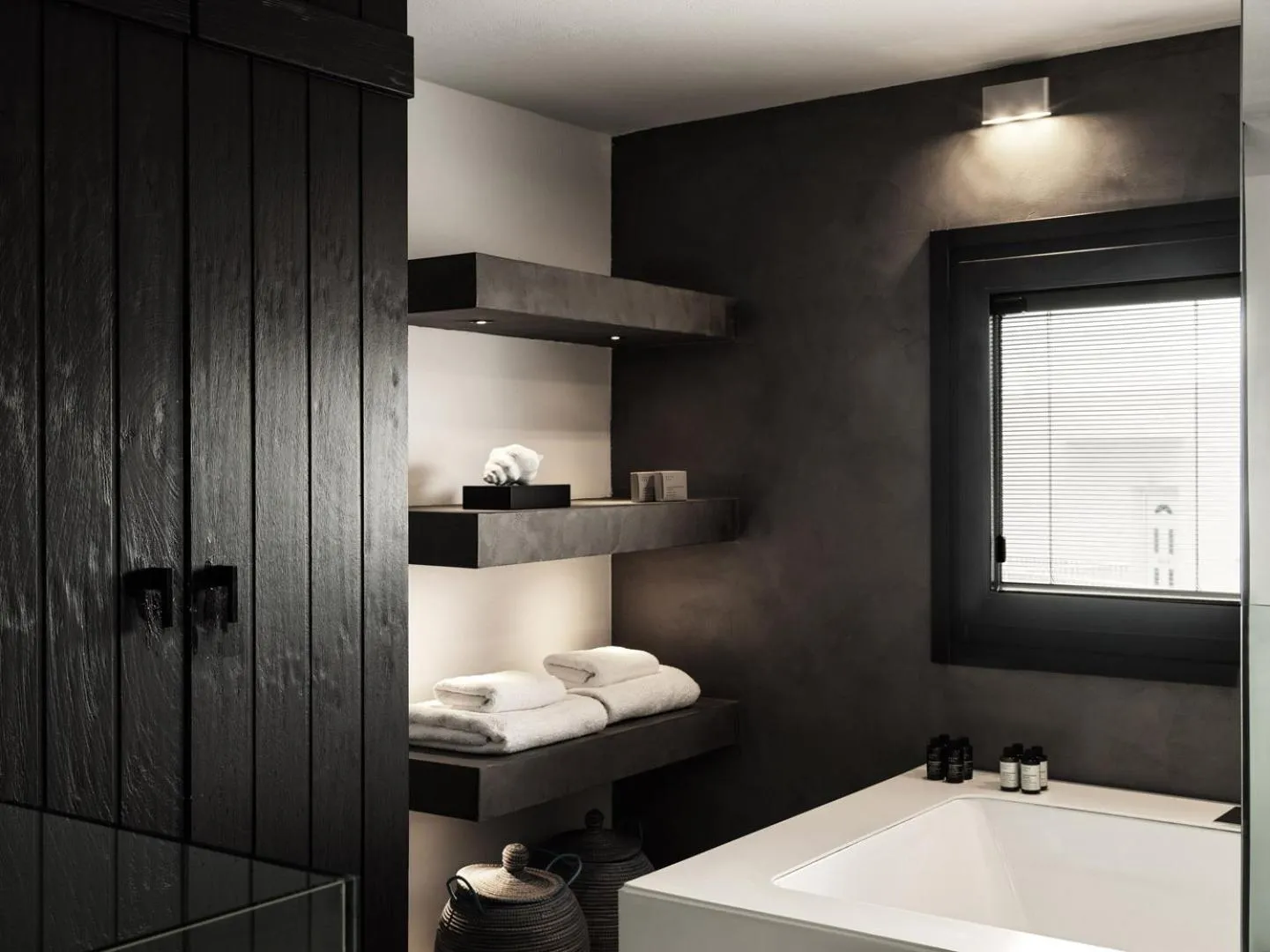 Bathroom in Liostasi