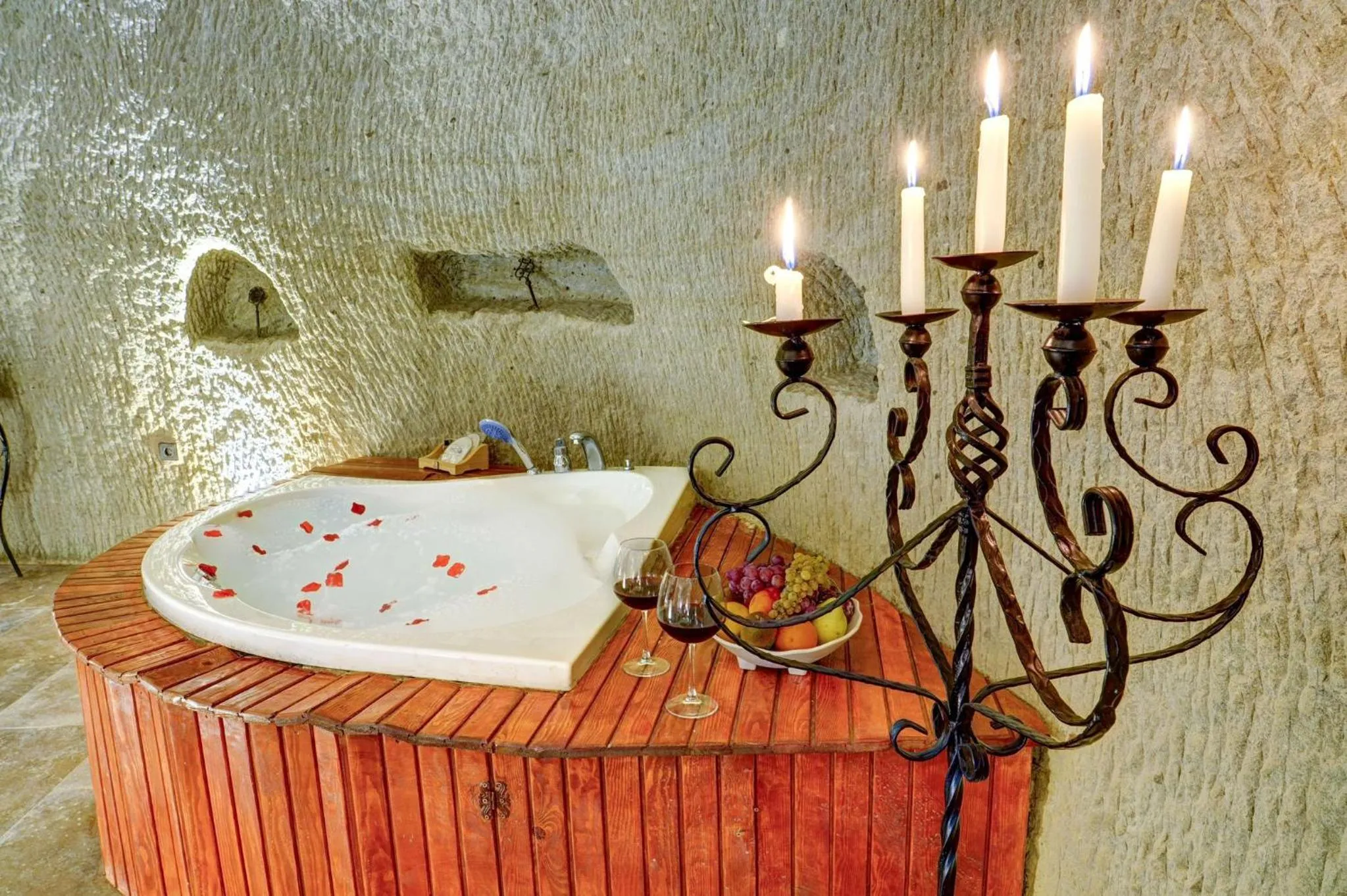 Hot Tub in Marbay Cave Cappadocia