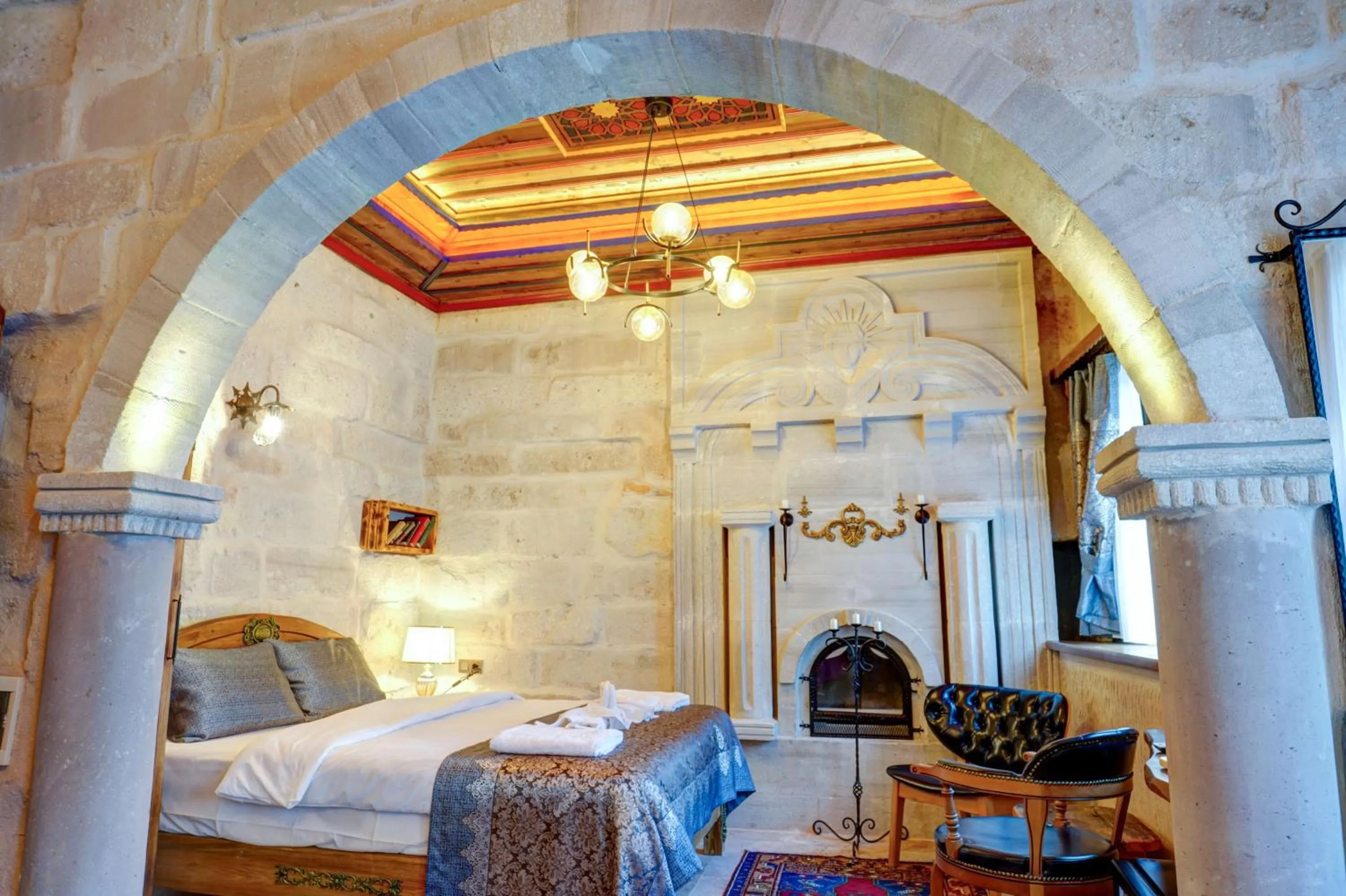 Photo of the whole room, Bed in Marbay Cave Cappadocia