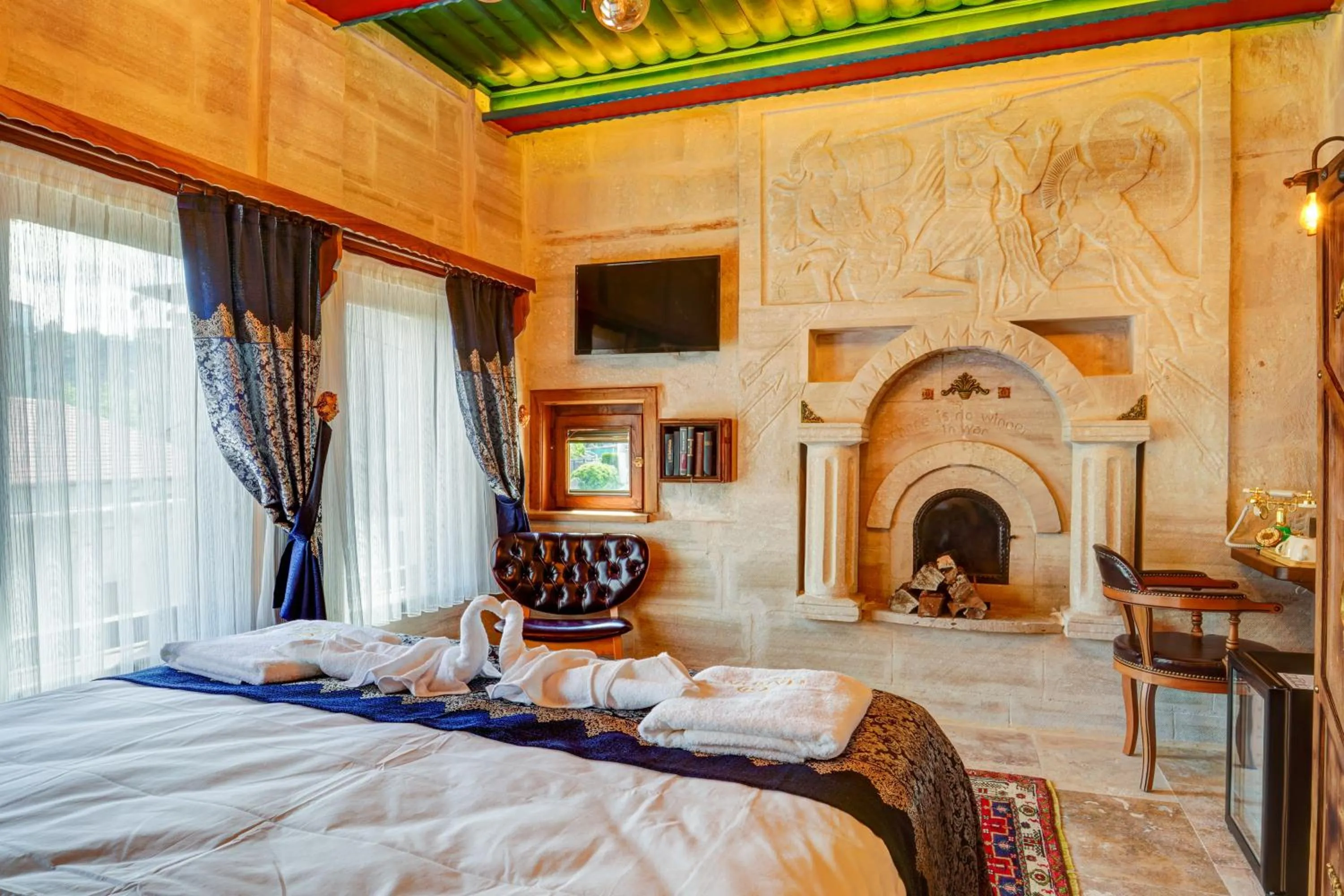 Photo of the whole room, Bed in Marbay Cave Cappadocia