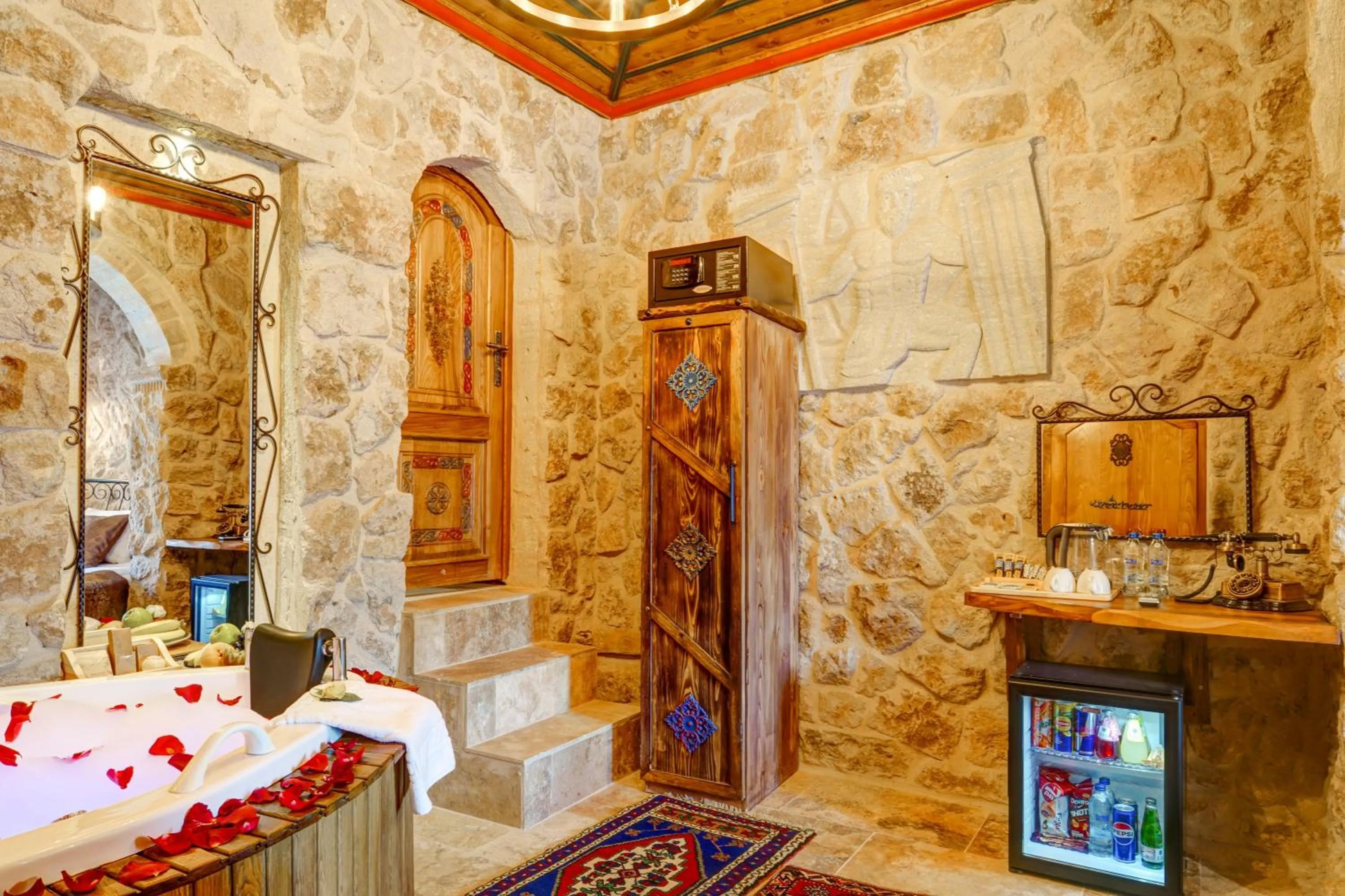 Photo of the whole room in Marbay Cave Cappadocia