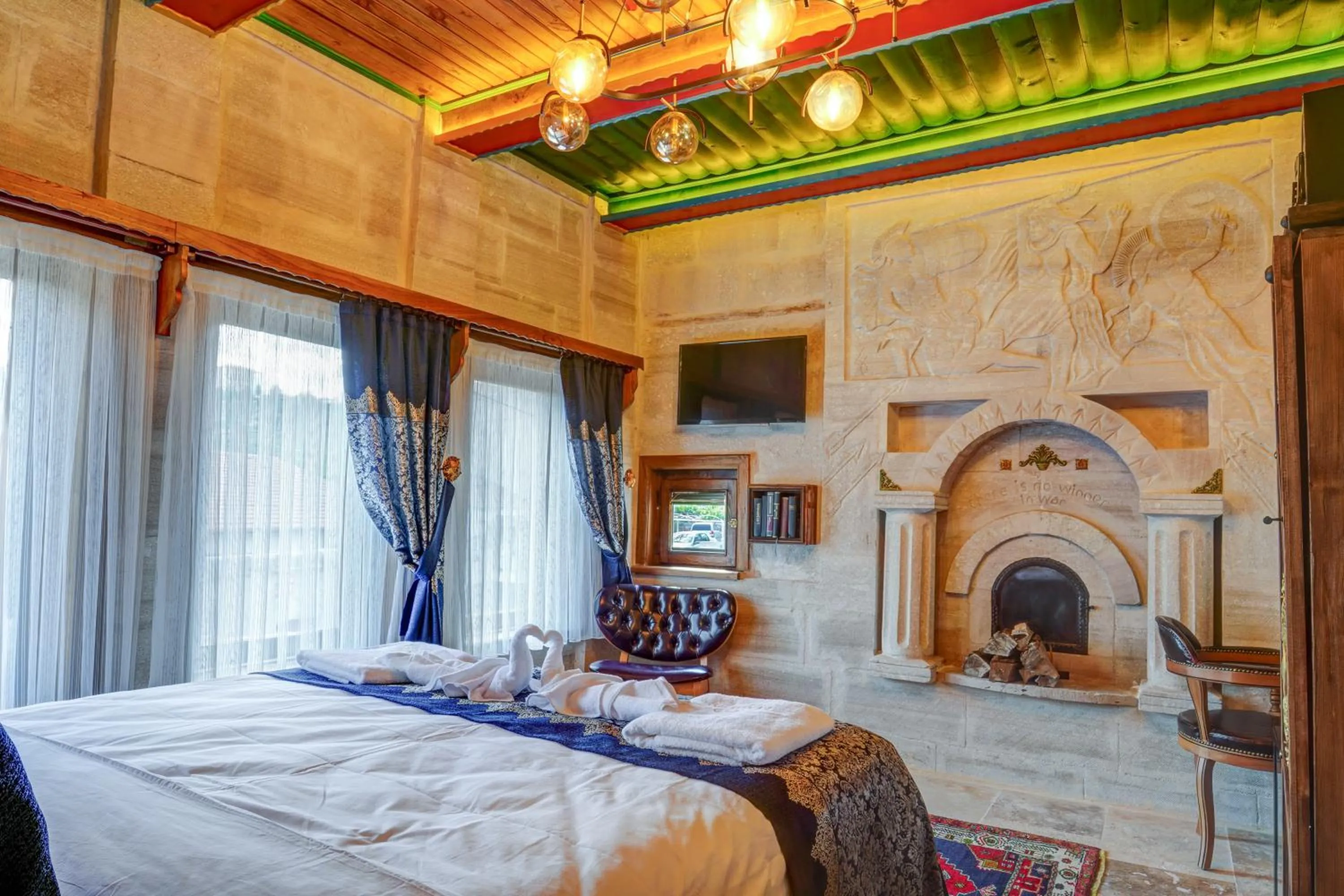 Photo of the whole room, Bed in Marbay Cave Cappadocia