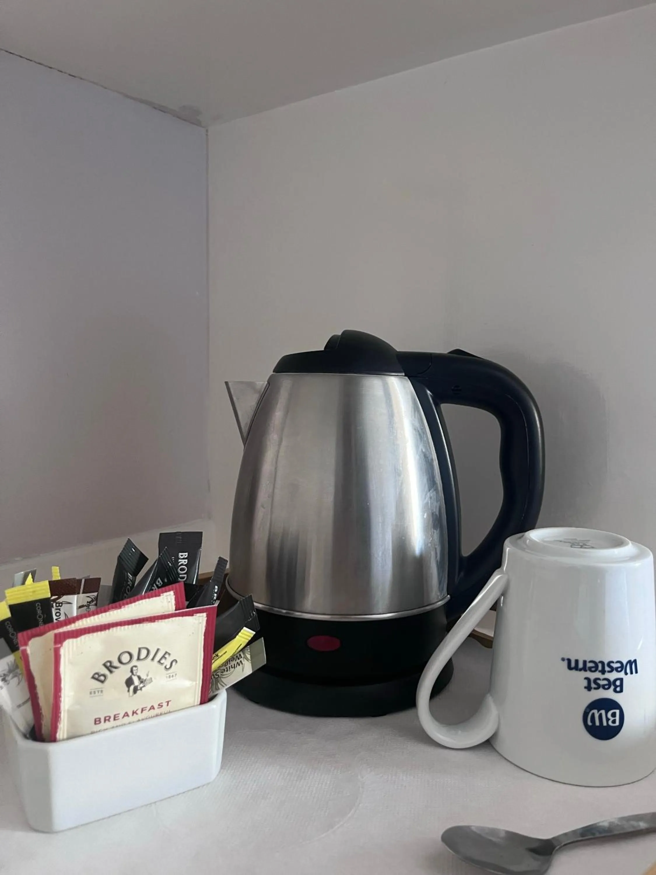 Coffee/tea facilities in Best Western Abbots Barton Hotel