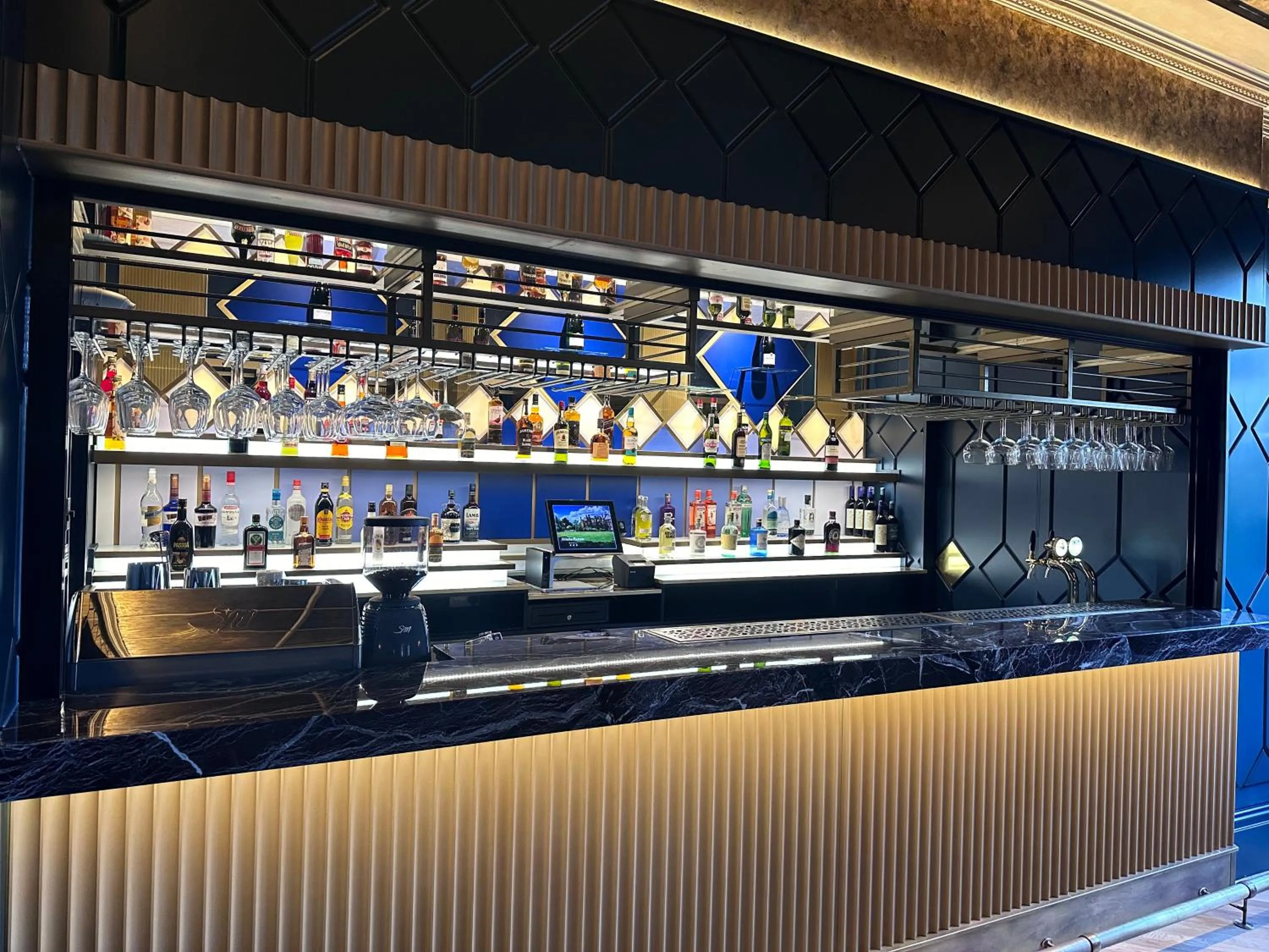 Lounge or bar in Best Western Abbots Barton Hotel