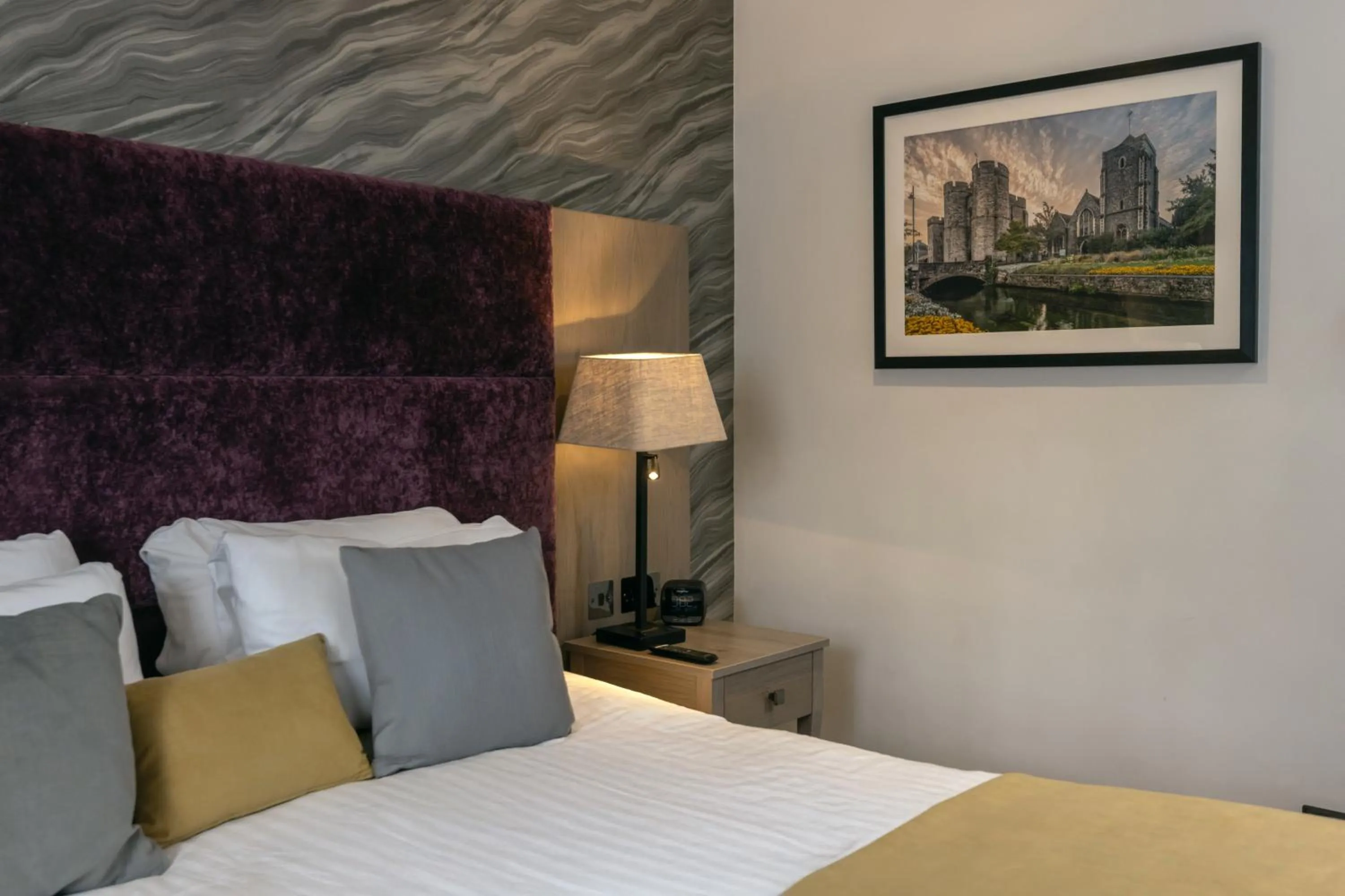 Bed in Best Western Abbots Barton Hotel