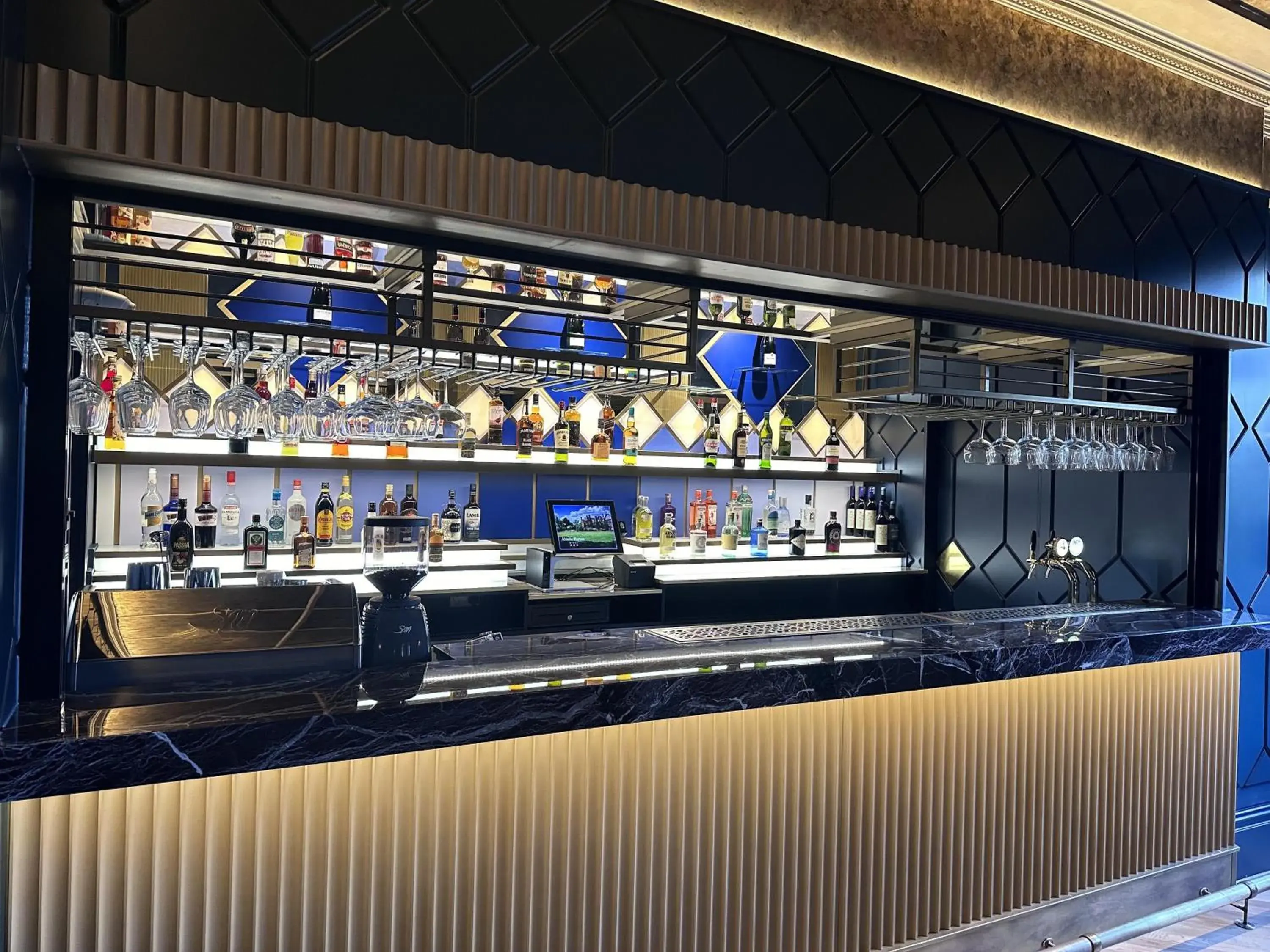 Lounge or bar in Best Western Abbots Barton Hotel Lounge or bar in Best Western Abbots Barton Hotel