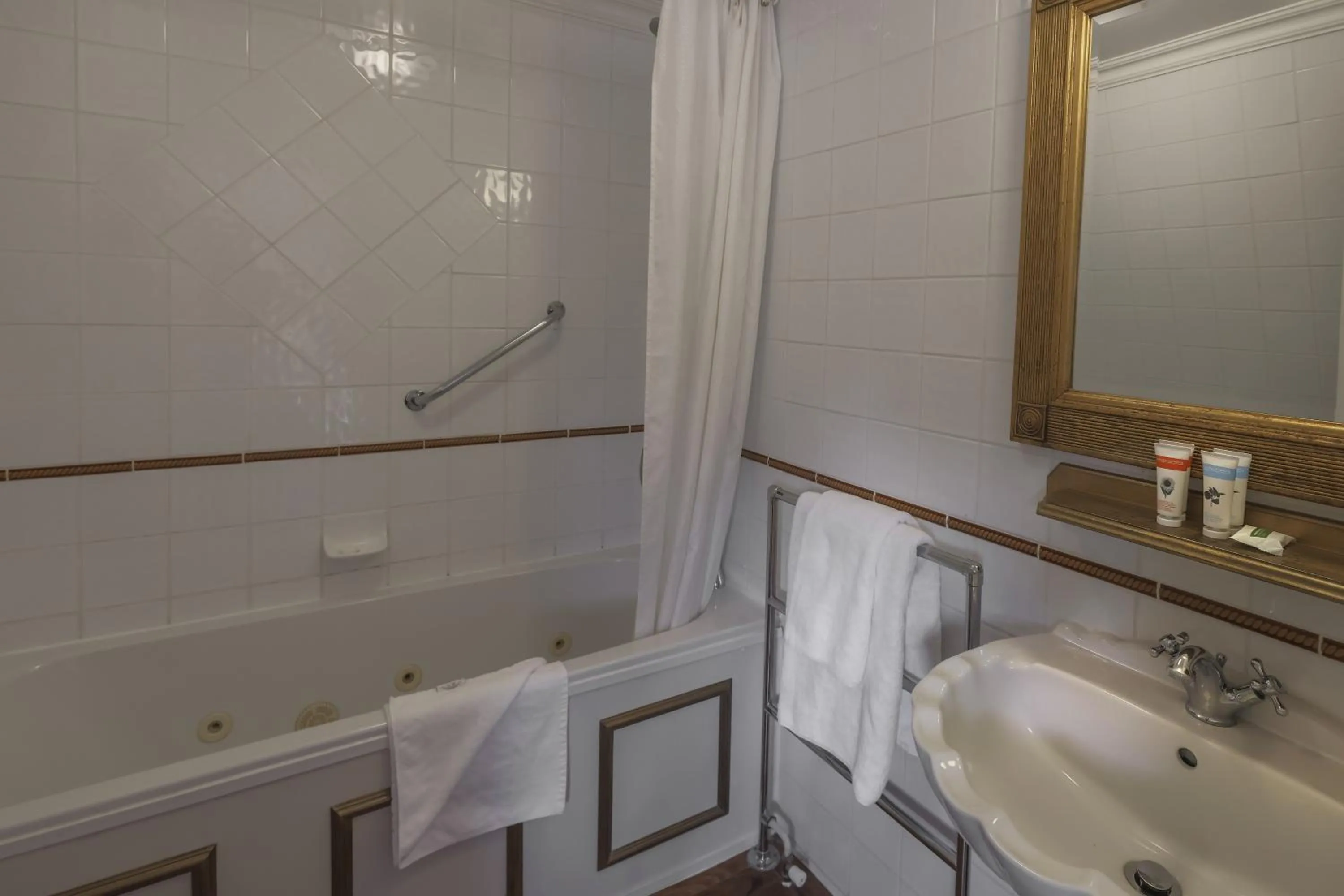 Bathroom in Best Western Abbots Barton Hotel