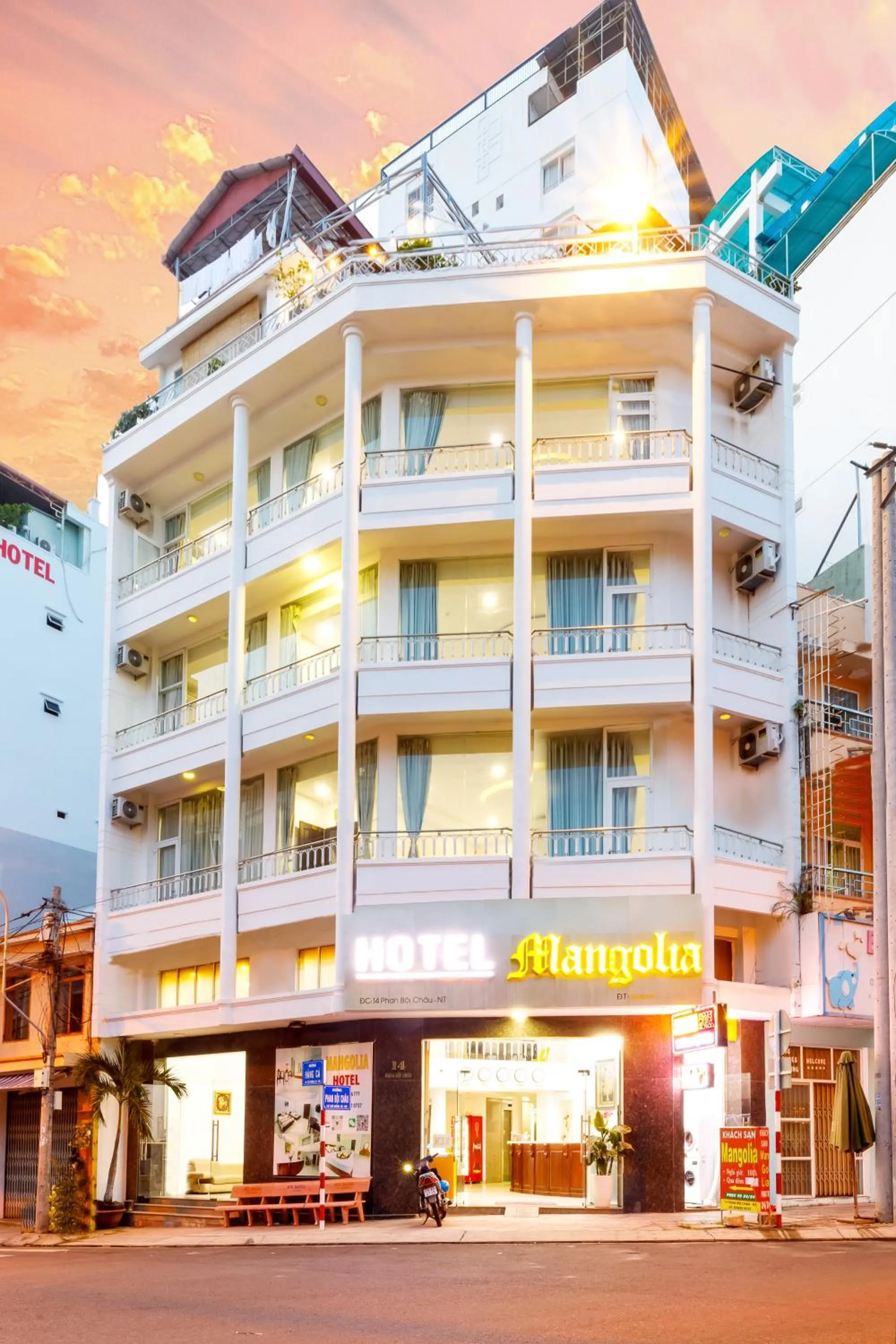 Property building in Mangolia Hotel