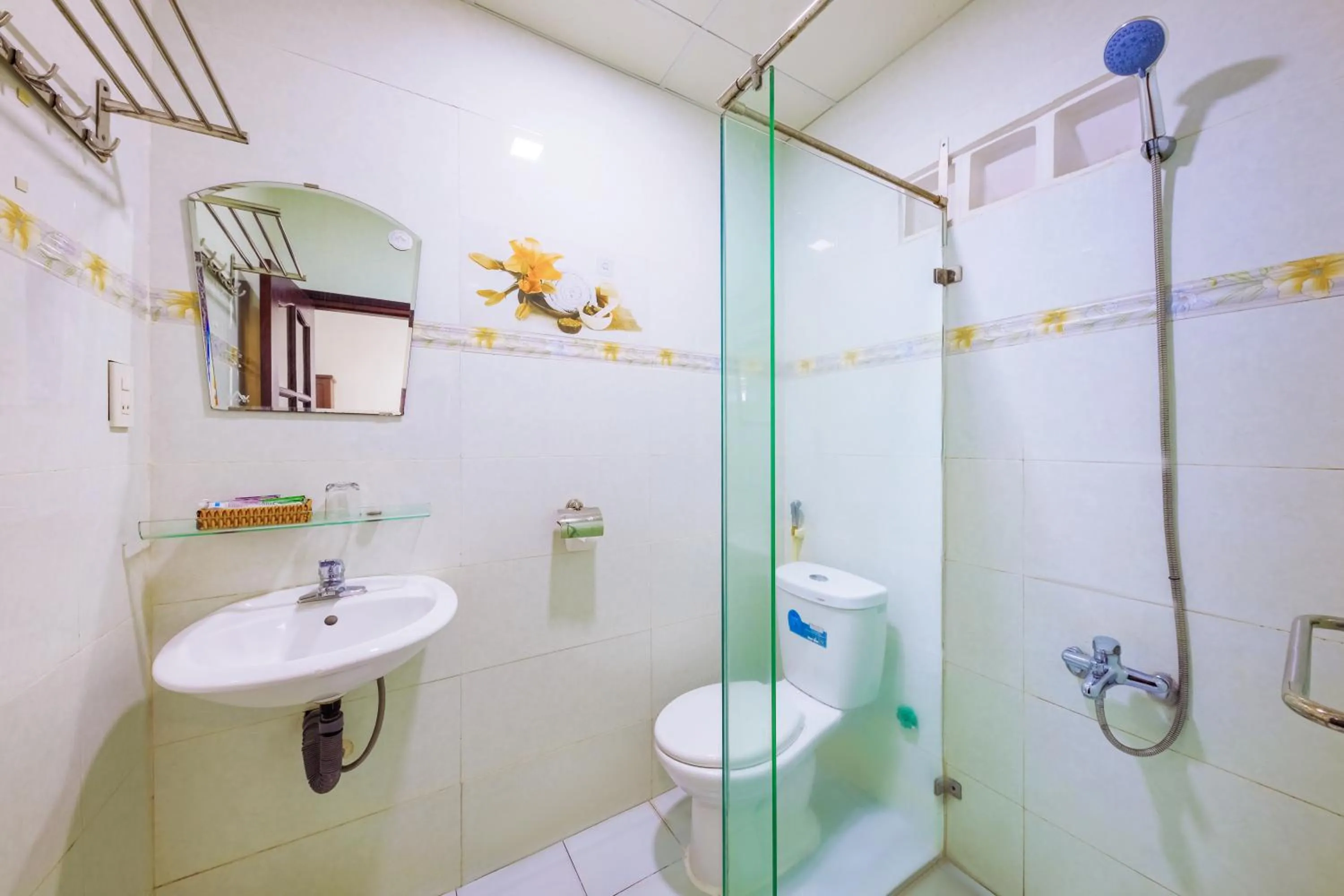 Shower in Mangolia Hotel