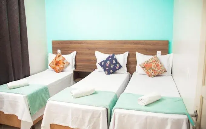 Triple Room with Bathroom in A Cabana pousada Triple Room with Bathroom in A Cabana pousada
