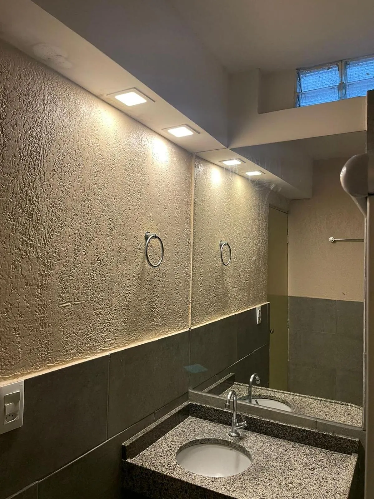 Bathroom in A Cabana pousada