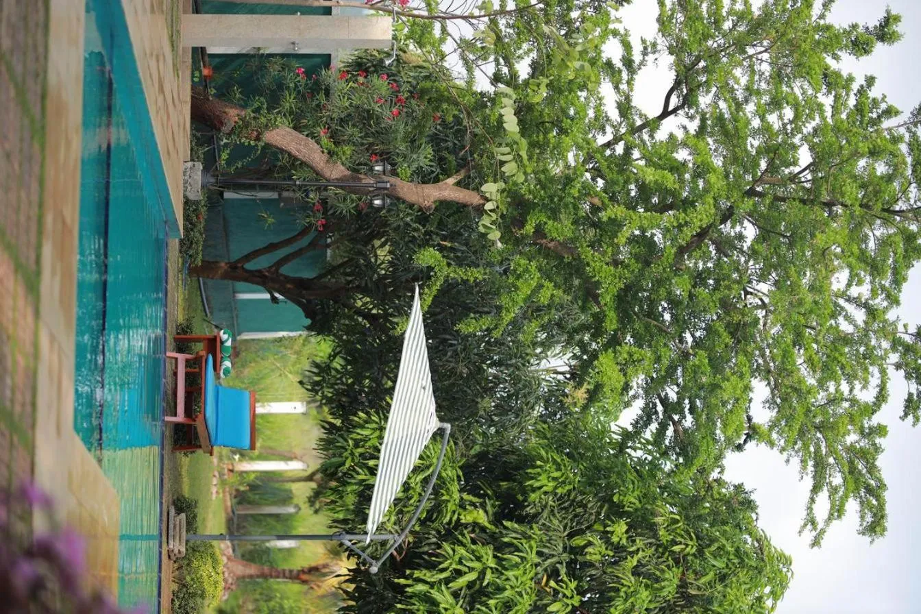 Swimming pool in Nilambara Lake View