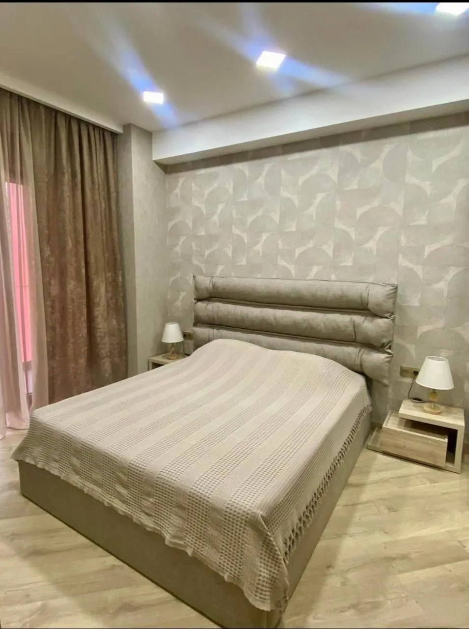 Bed in SoTa Metekhi Hotel