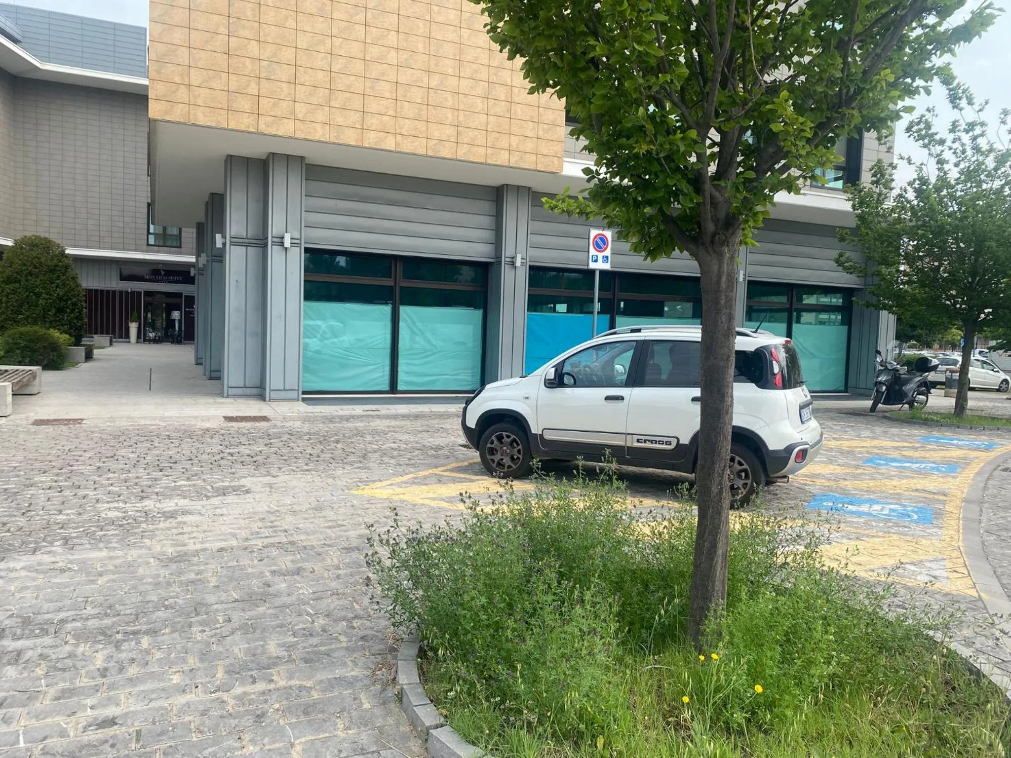 Parking in Mosaico Suite