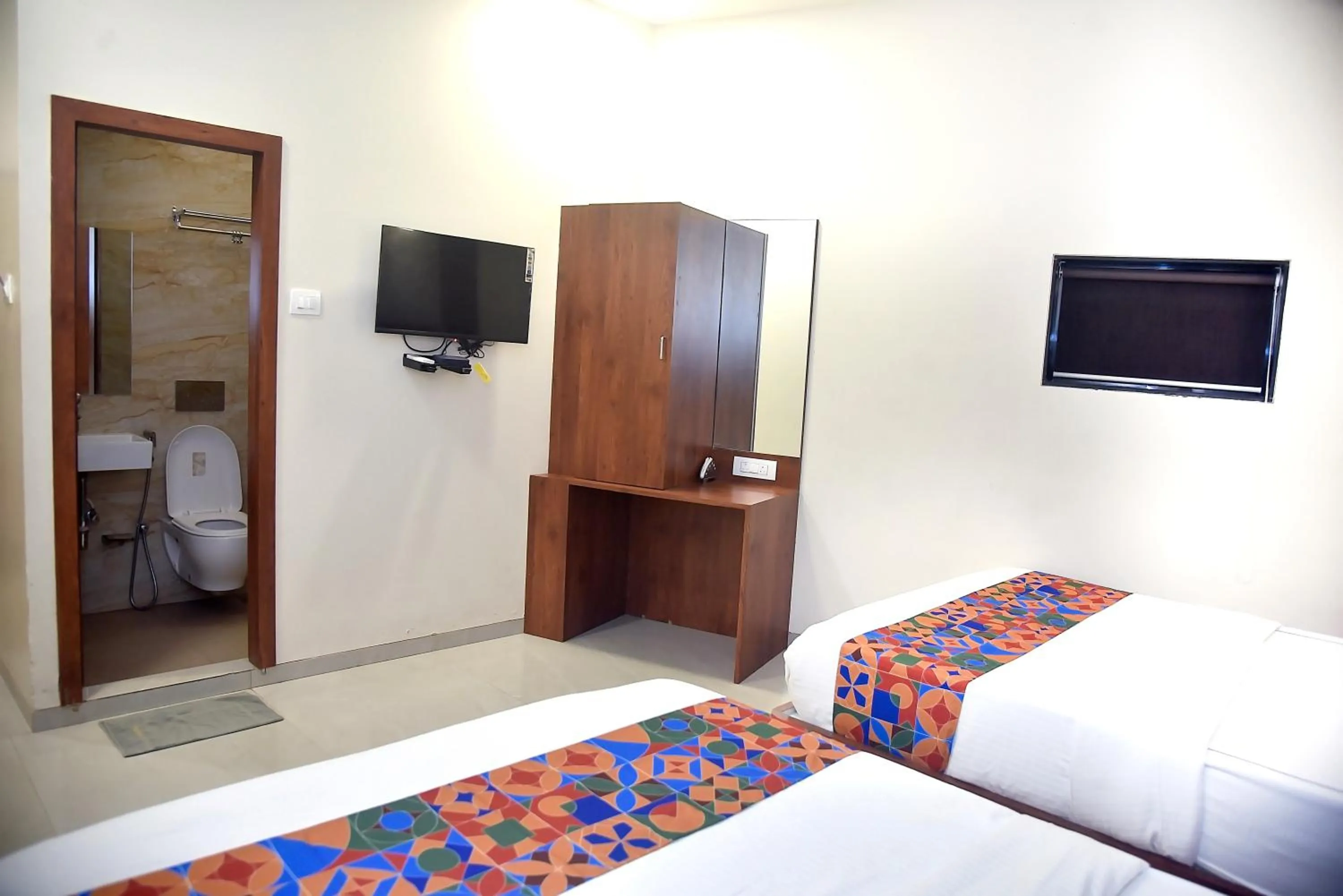 Toilet in Hotel Pride Inn