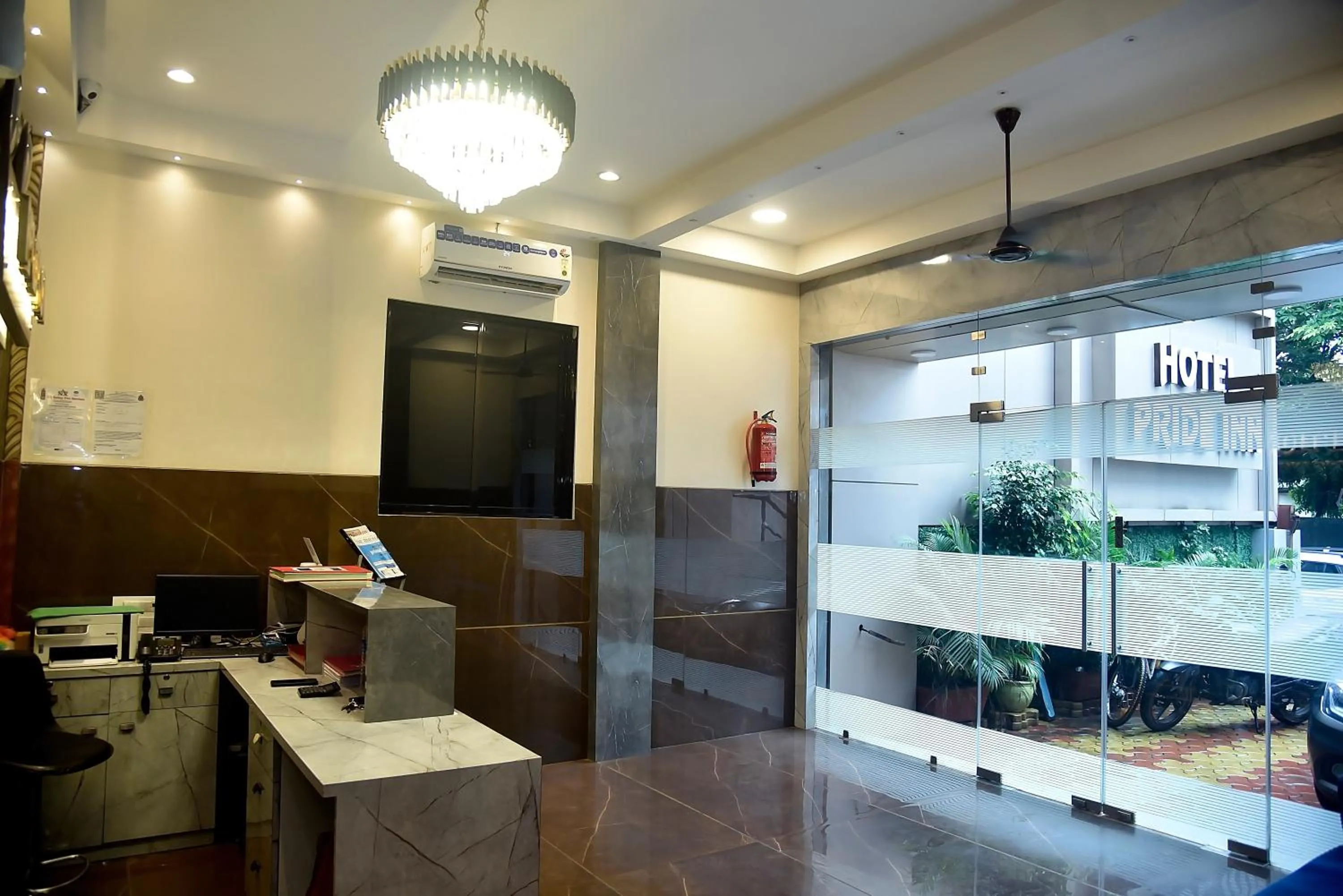 Facade/entrance in Hotel Pride Inn