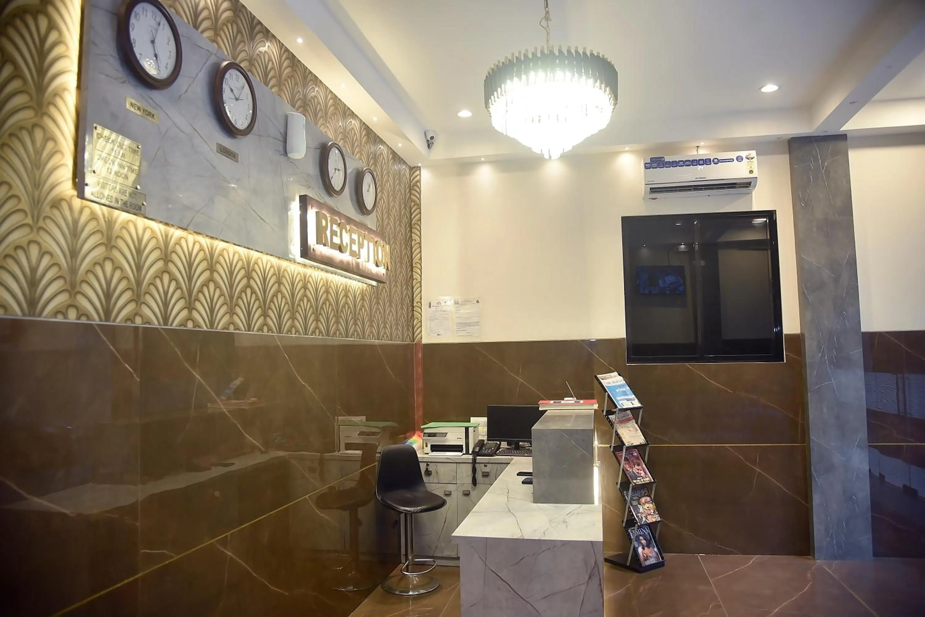 Lobby or reception in Hotel Pride Inn