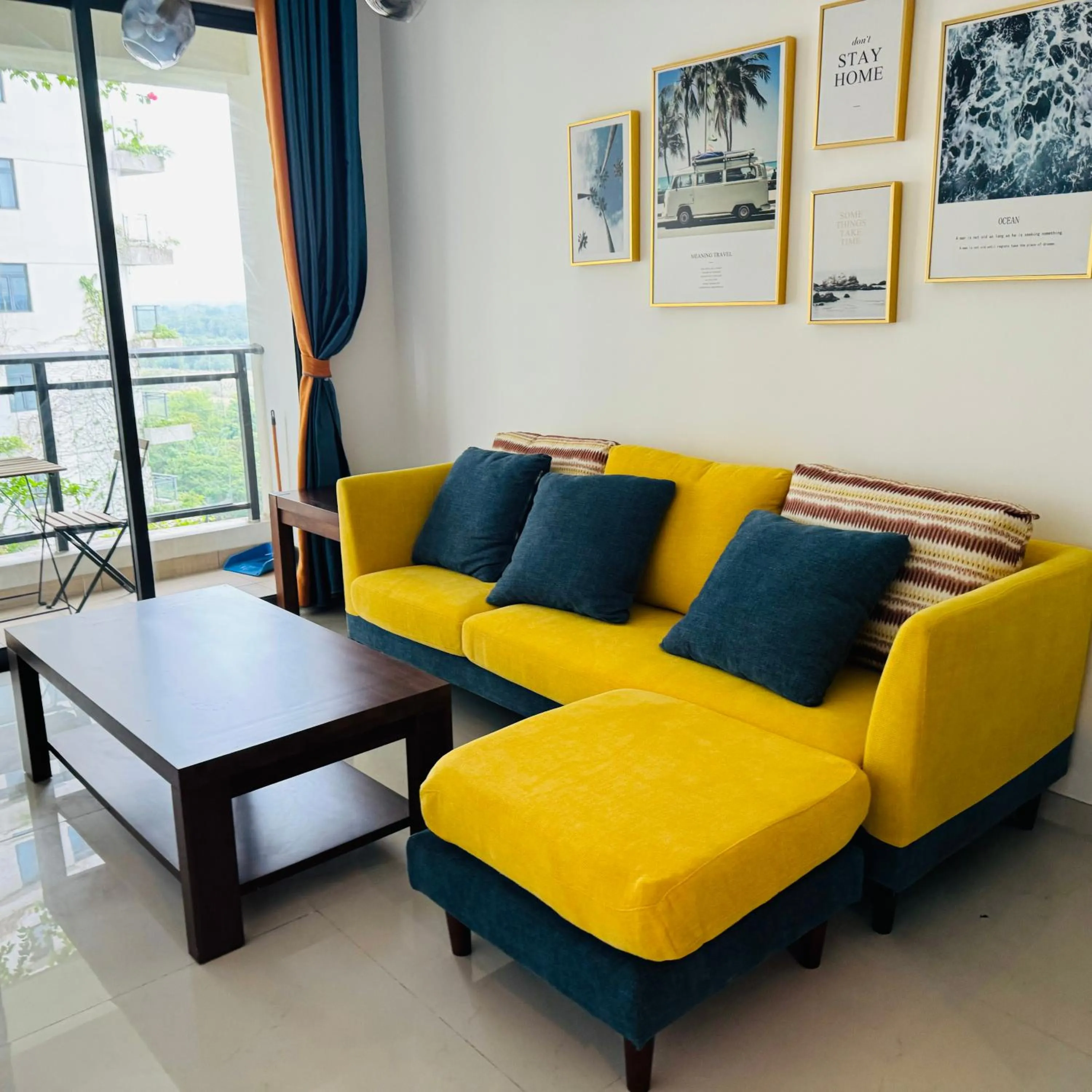 Cozy 2B1R 3pax Condo Forest City C3-1002