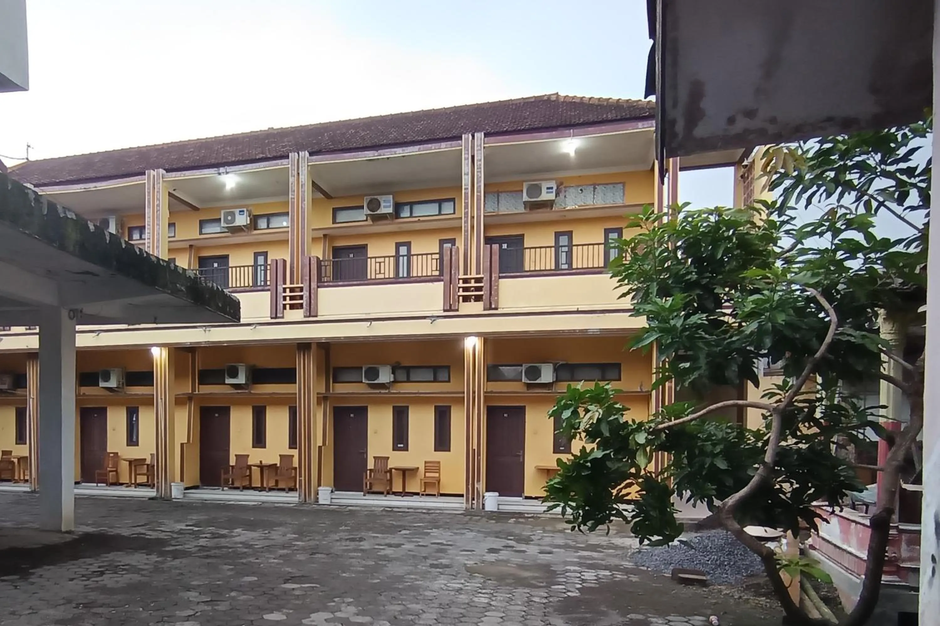 Facade/entrance in RedDoorz at Ratu Homestay Syariah Near Lippo Mall Banyuwangi