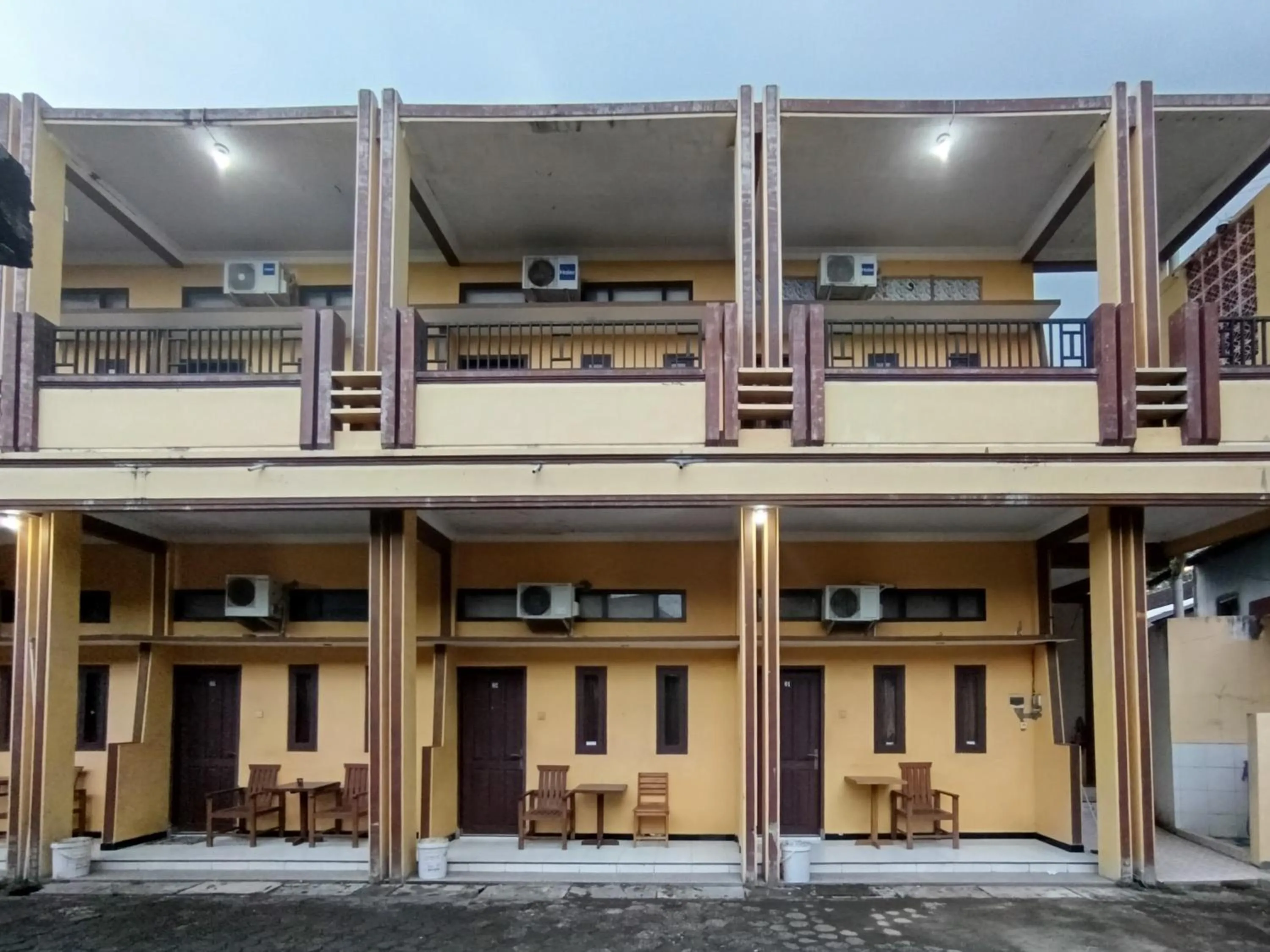 Facade/entrance in RedDoorz at Ratu Homestay Syariah Near Lippo Mall Banyuwangi