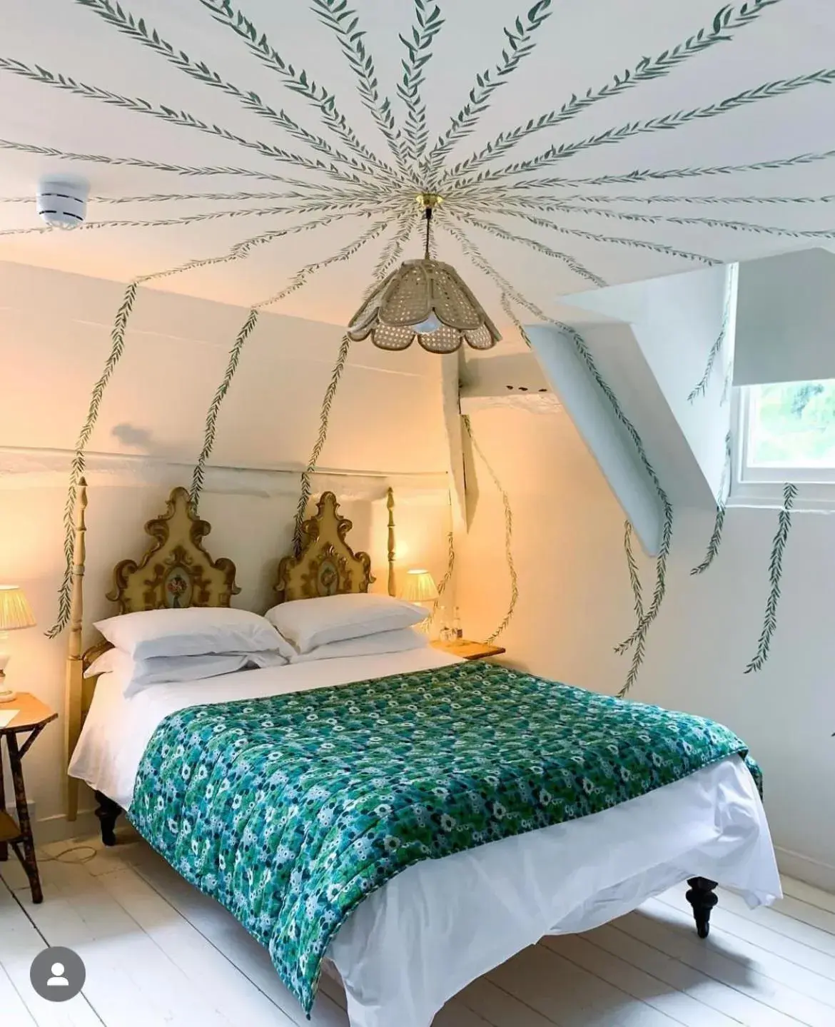 Deluxe Double Room (2 Adults + 1 Child) in Bowlish House Deluxe Double Room (2 Adults + 1 Child) in Bowlish House