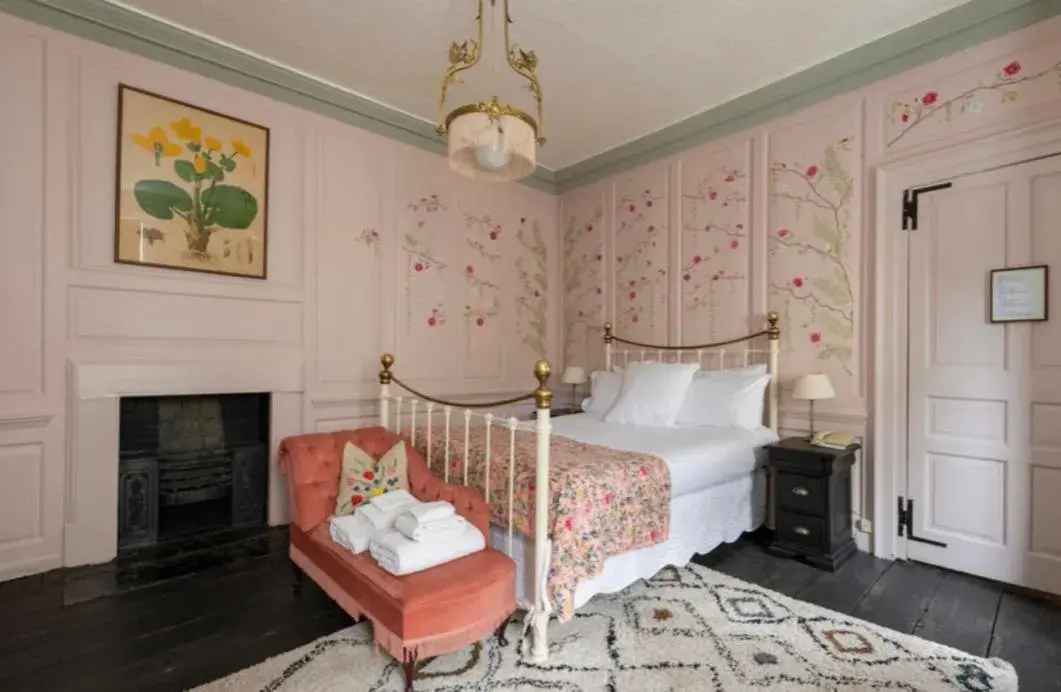 Deluxe King Room in Bowlish House Deluxe King Room in Bowlish House