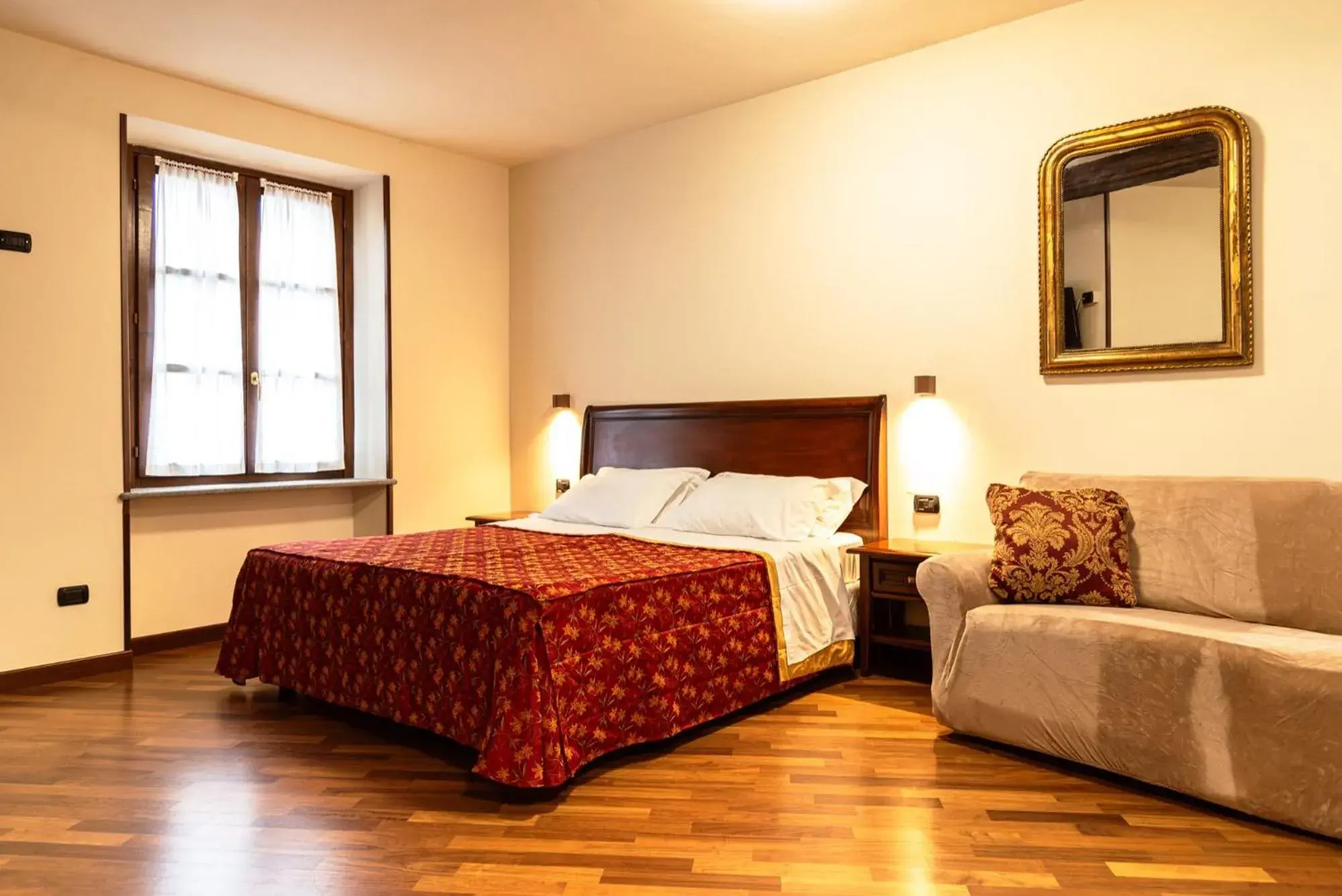 Photo of the whole room, Bed in Dimora San Secondo Photo of the whole room, Bed in Dimora San Secondo