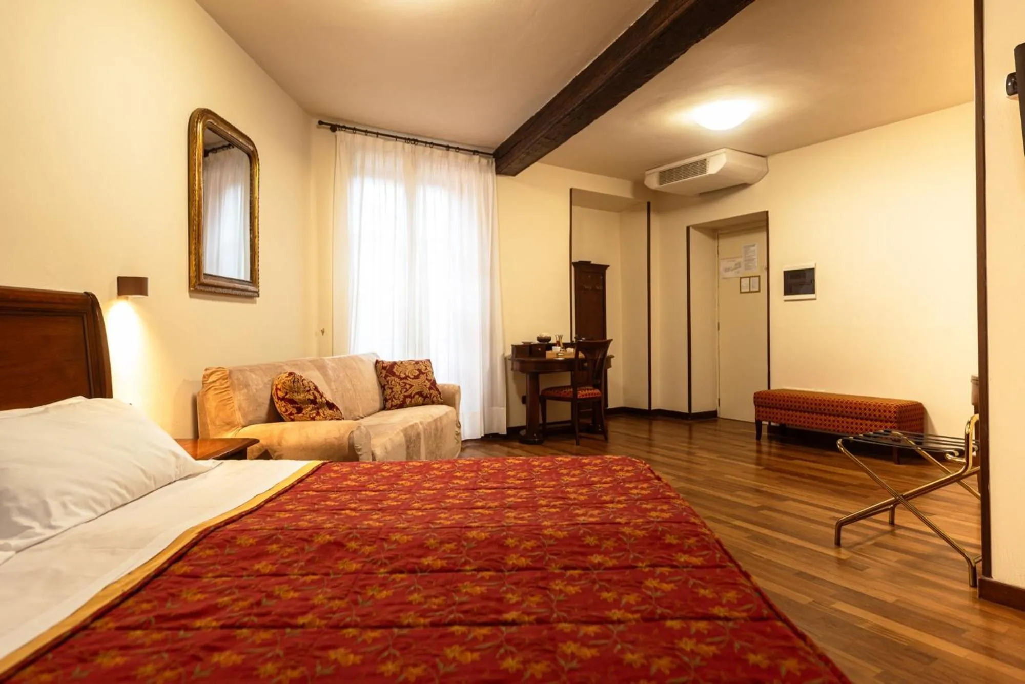 Photo of the whole room, Bed in Dimora San Secondo