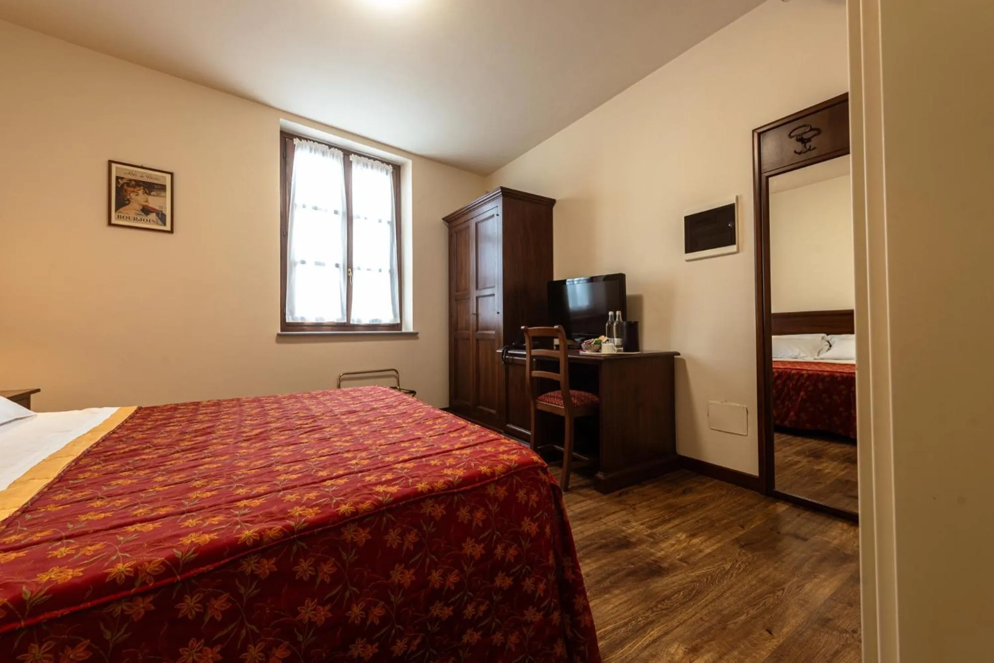 TV and multimedia, Bed in Dimora San Secondo