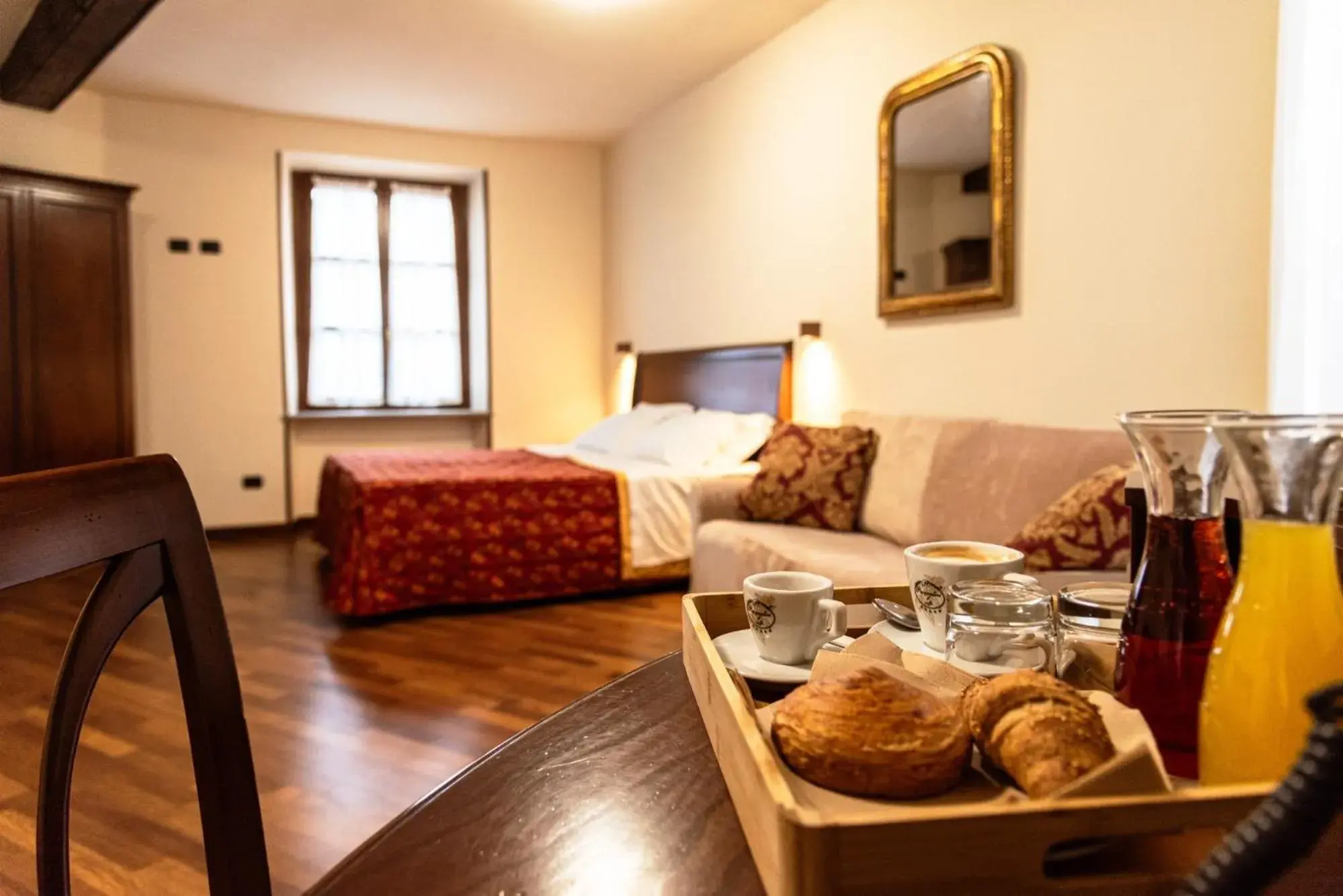 Food and drinks in Dimora San Secondo Food and drinks in Dimora San Secondo