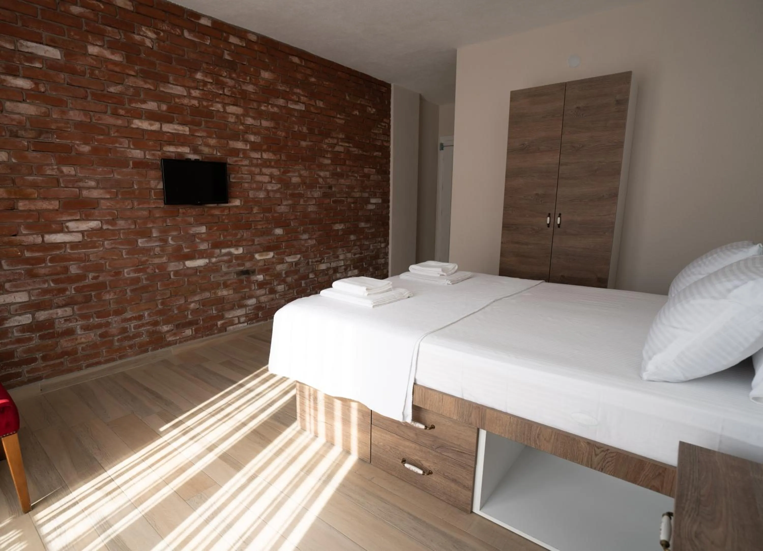 TV and multimedia, Bed in Harakop Otel