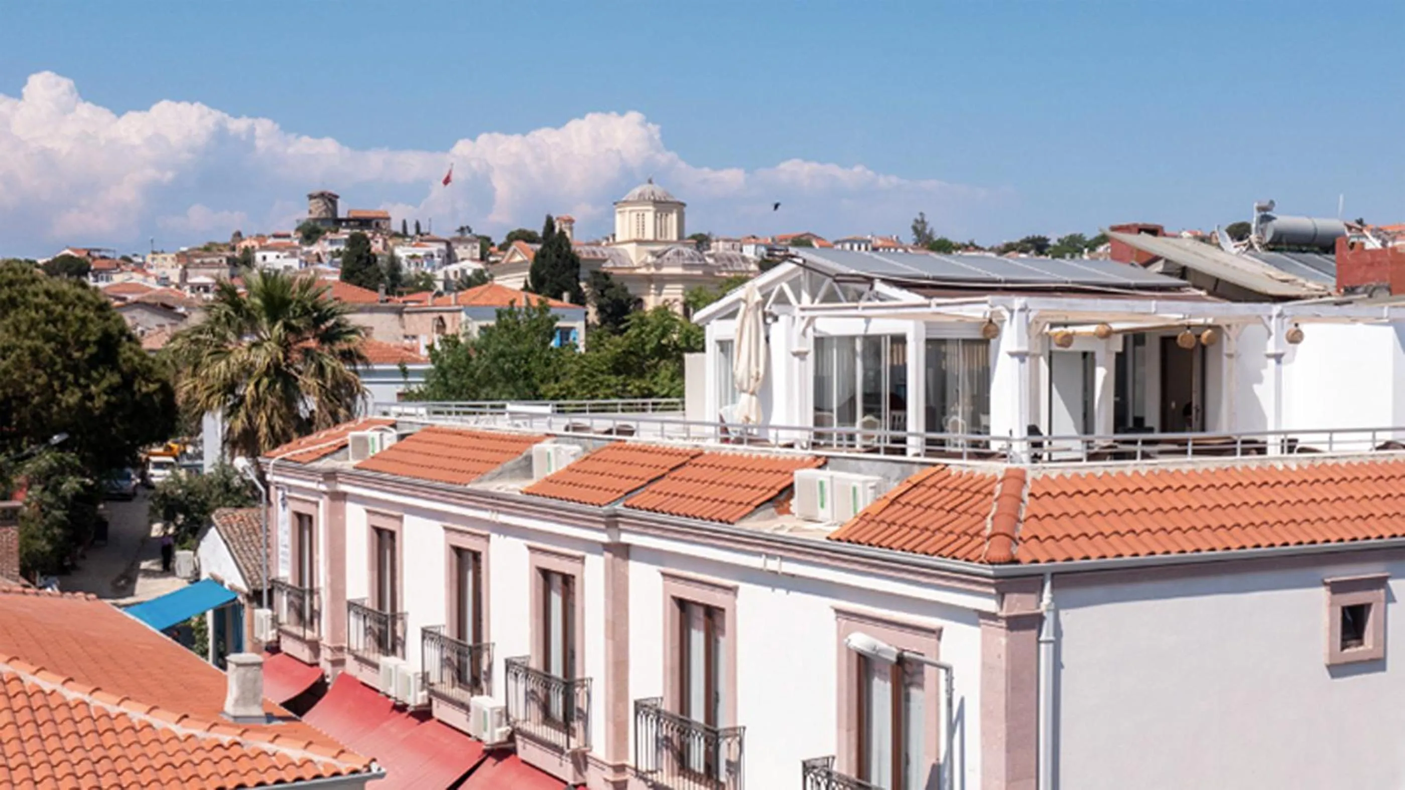 Property building in Harakop Otel