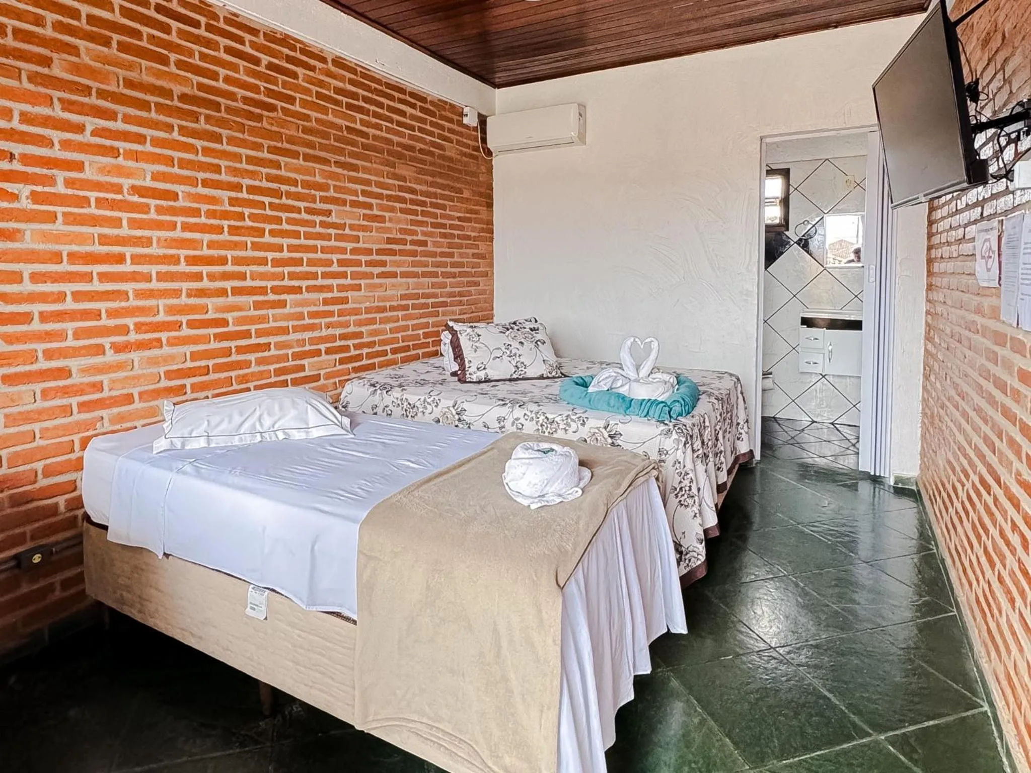 TV and multimedia, Bed in Pousada Maravista