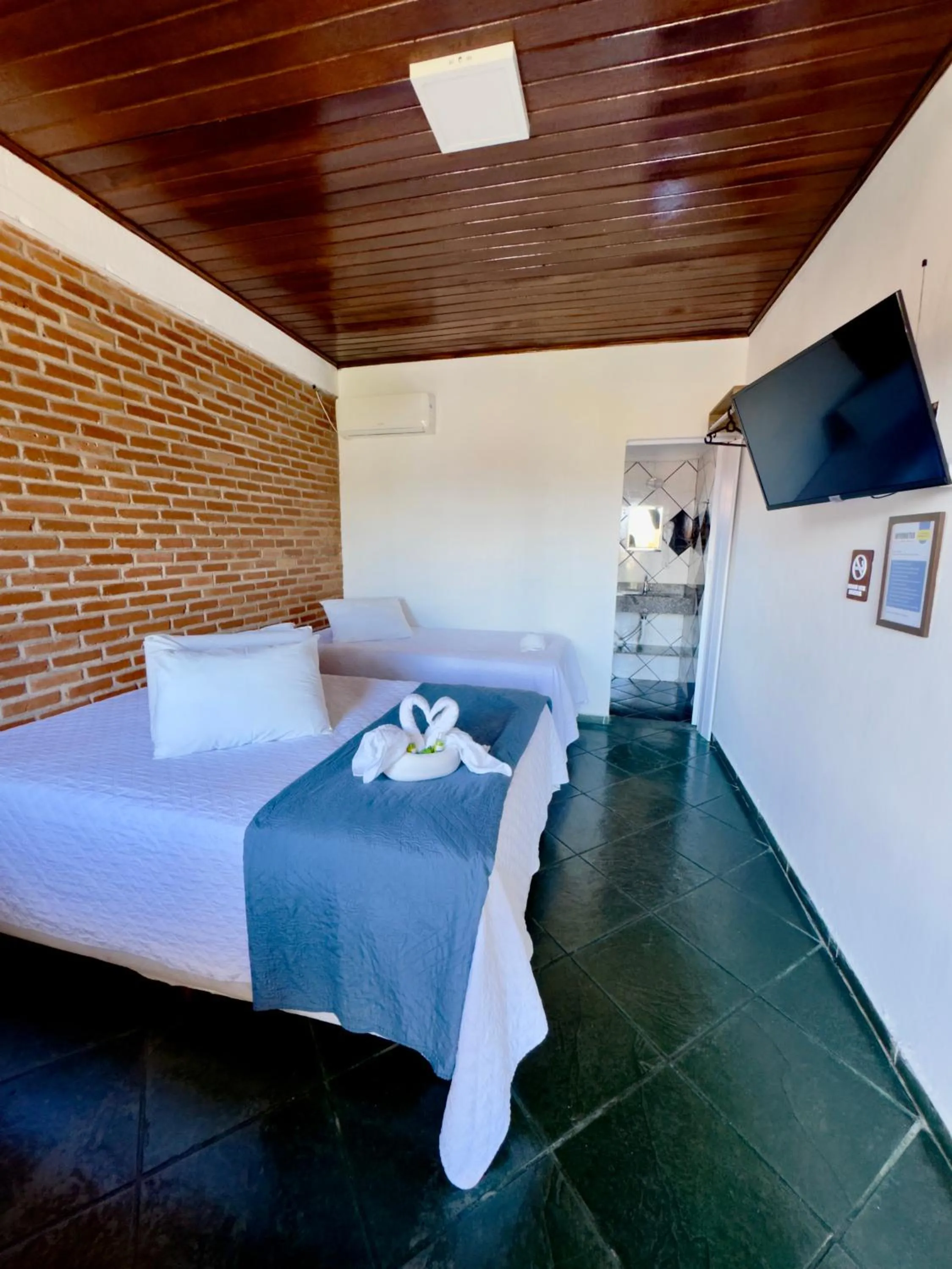 TV and multimedia, Bed in Pousada Maravista
