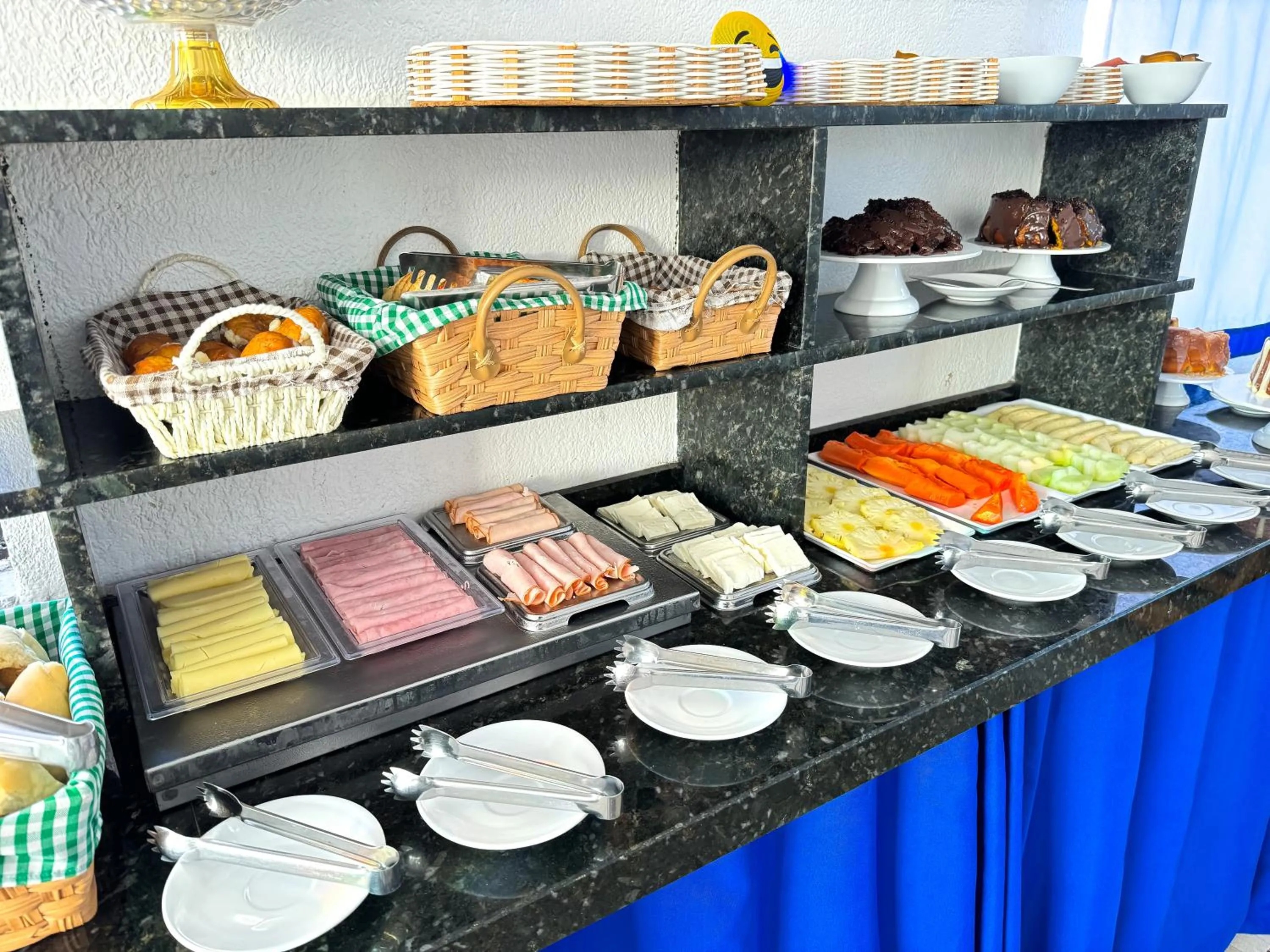Buffet breakfast in Pousada Maravista