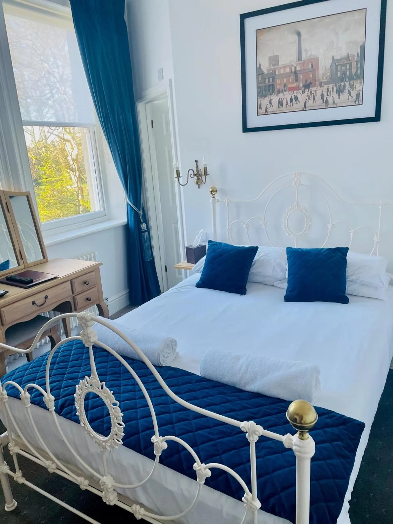 Bedroom, Bed in Canterbury Hotel Cottages and Apartment's