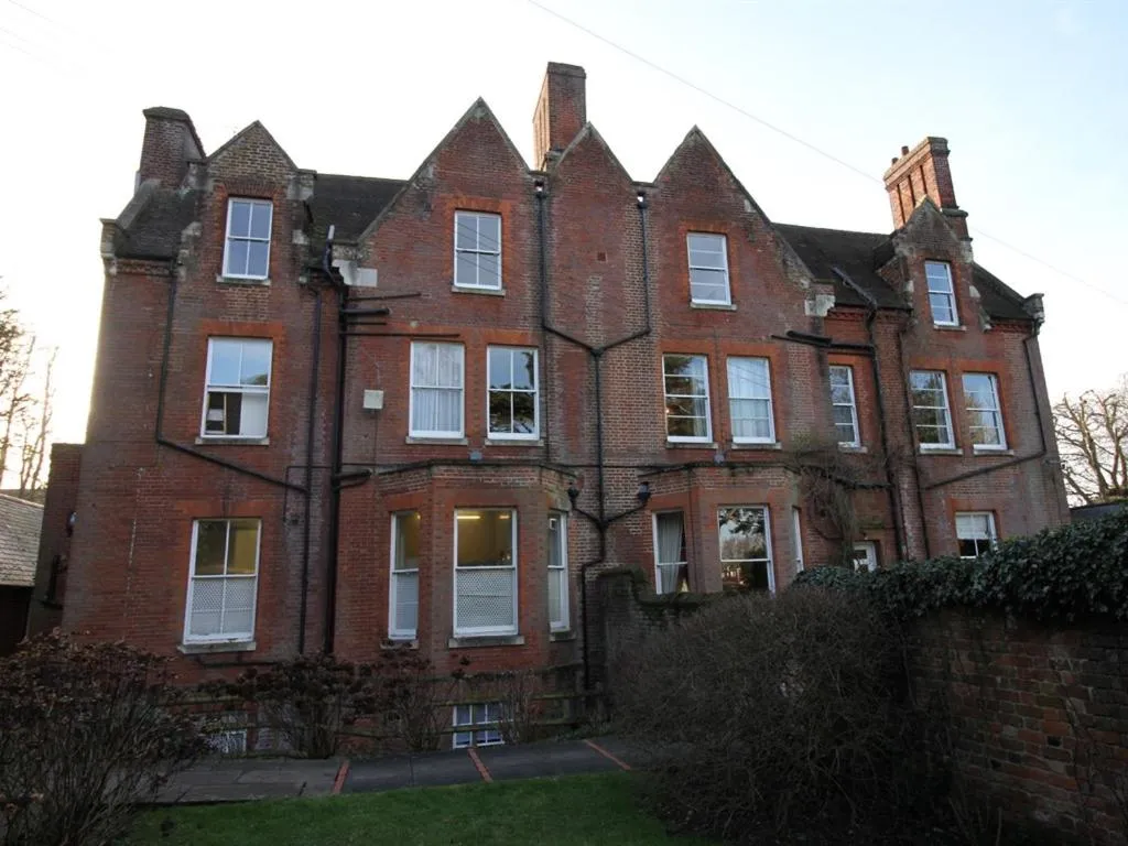 Property building in Canterbury Hotel Cottages and Apartment's