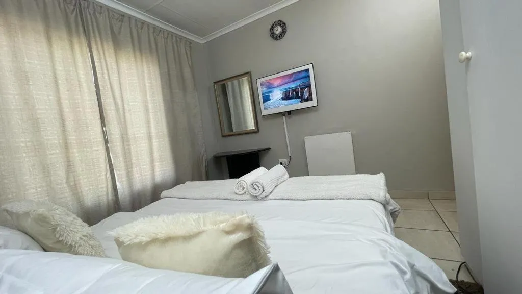 Bed in Reedsview Apartment