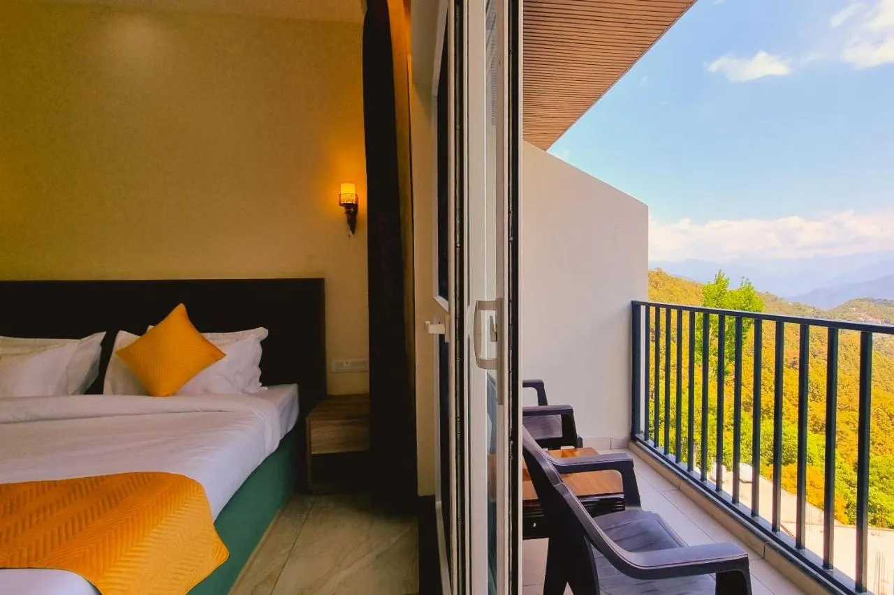 Balcony/Terrace, Bed in Hotel Pines & Peaks Dalhousie