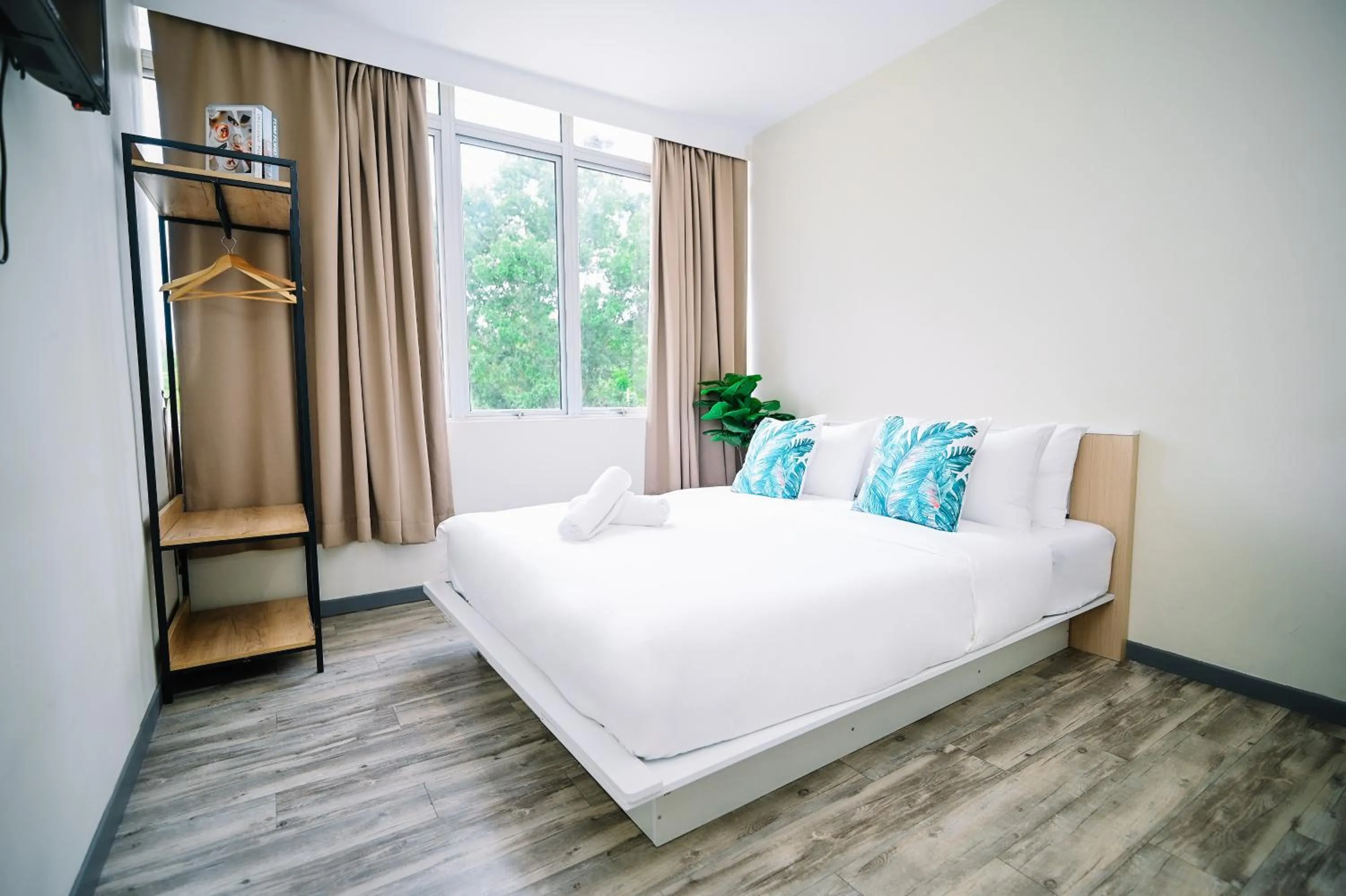 Bed in Swing & Pillows - Putrajaya Selangor