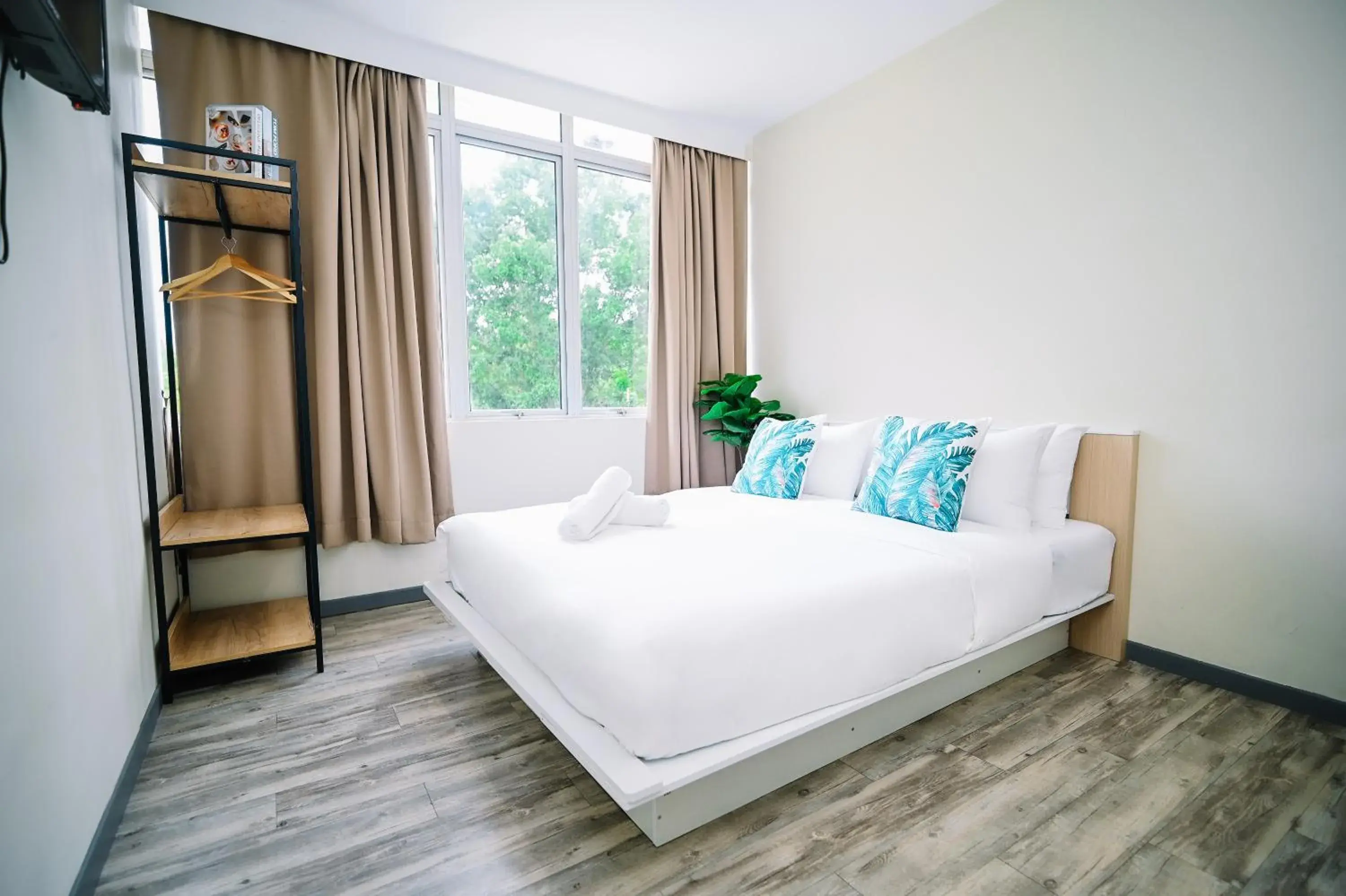 Bed in Swing & Pillows - Putrajaya Selangor Bed in Swing & Pillows - Putrajaya Selangor